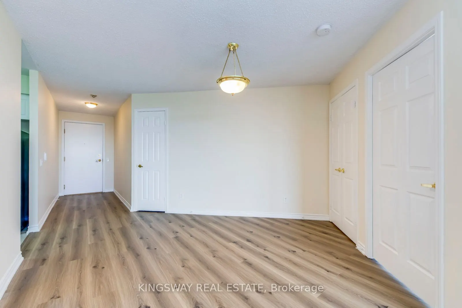 35 Kingsbridge Garden Circle, #708