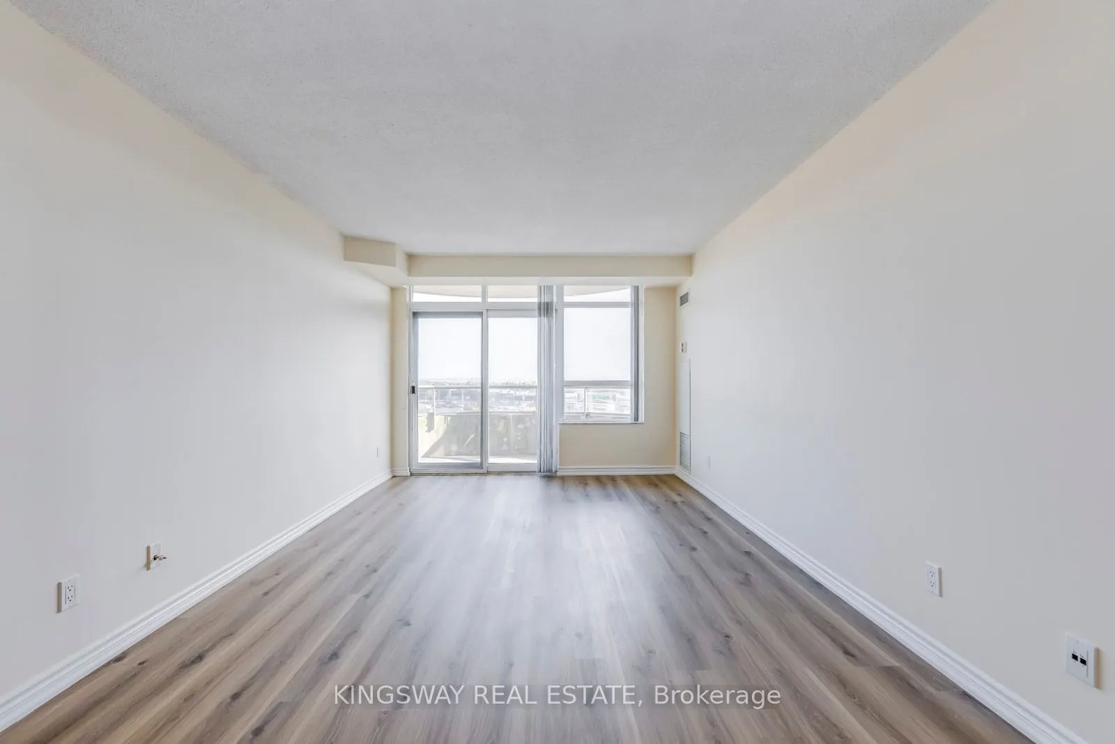 35 Kingsbridge Garden Circle, #708
