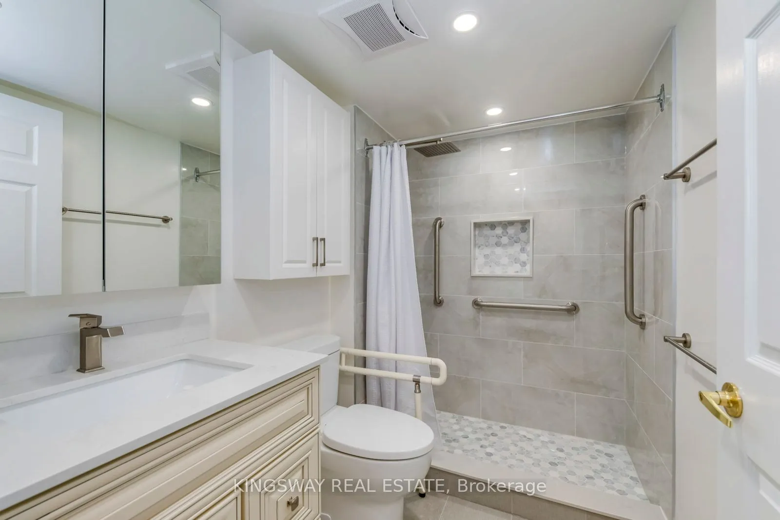 35 Kingsbridge Garden Circle, #708