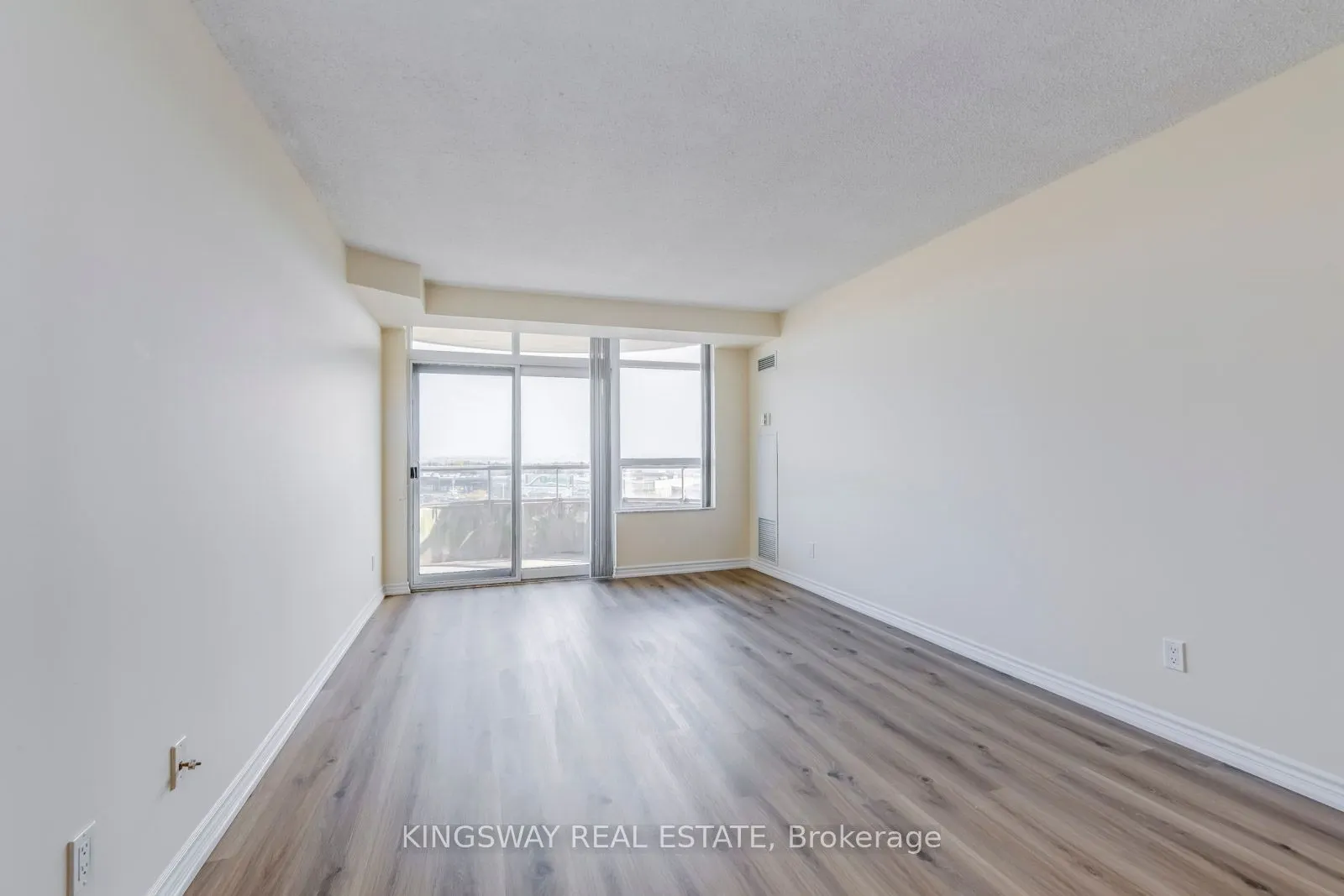 35 Kingsbridge Garden Circle, #708