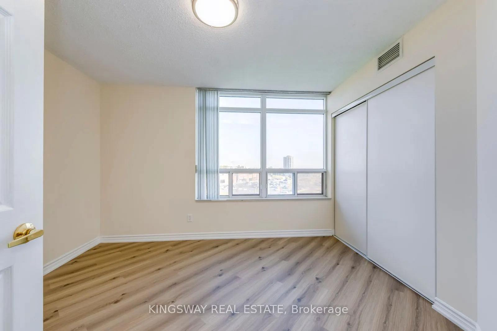 35 Kingsbridge Garden Circle, #708