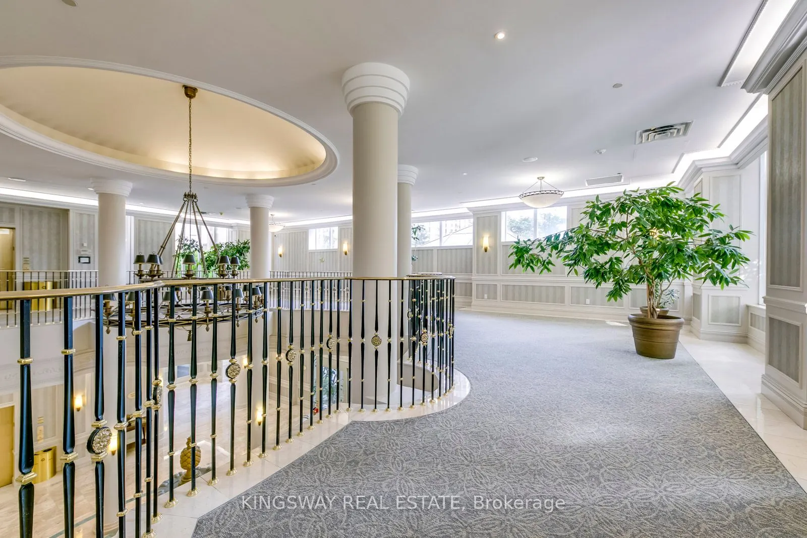 35 Kingsbridge Garden Circle, #708