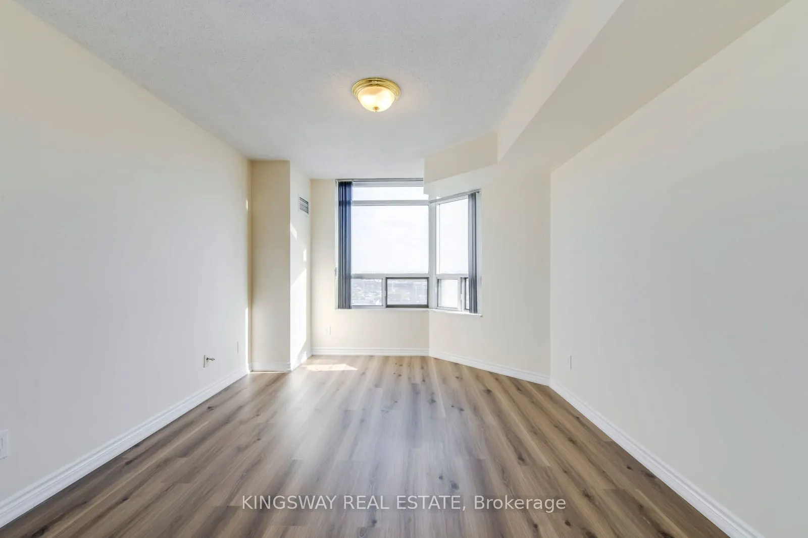 35 Kingsbridge Garden Circle, #708