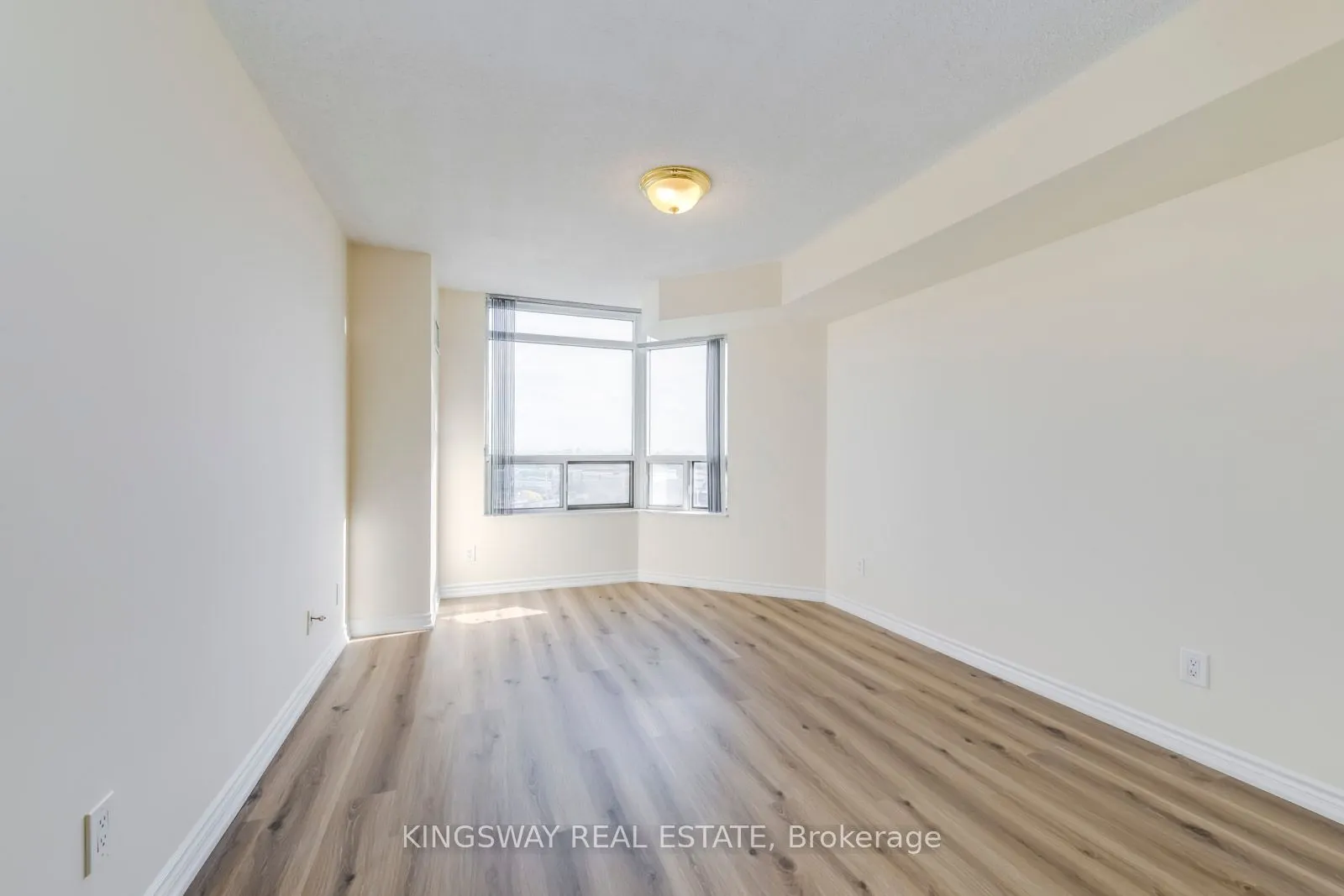 35 Kingsbridge Garden Circle, #708