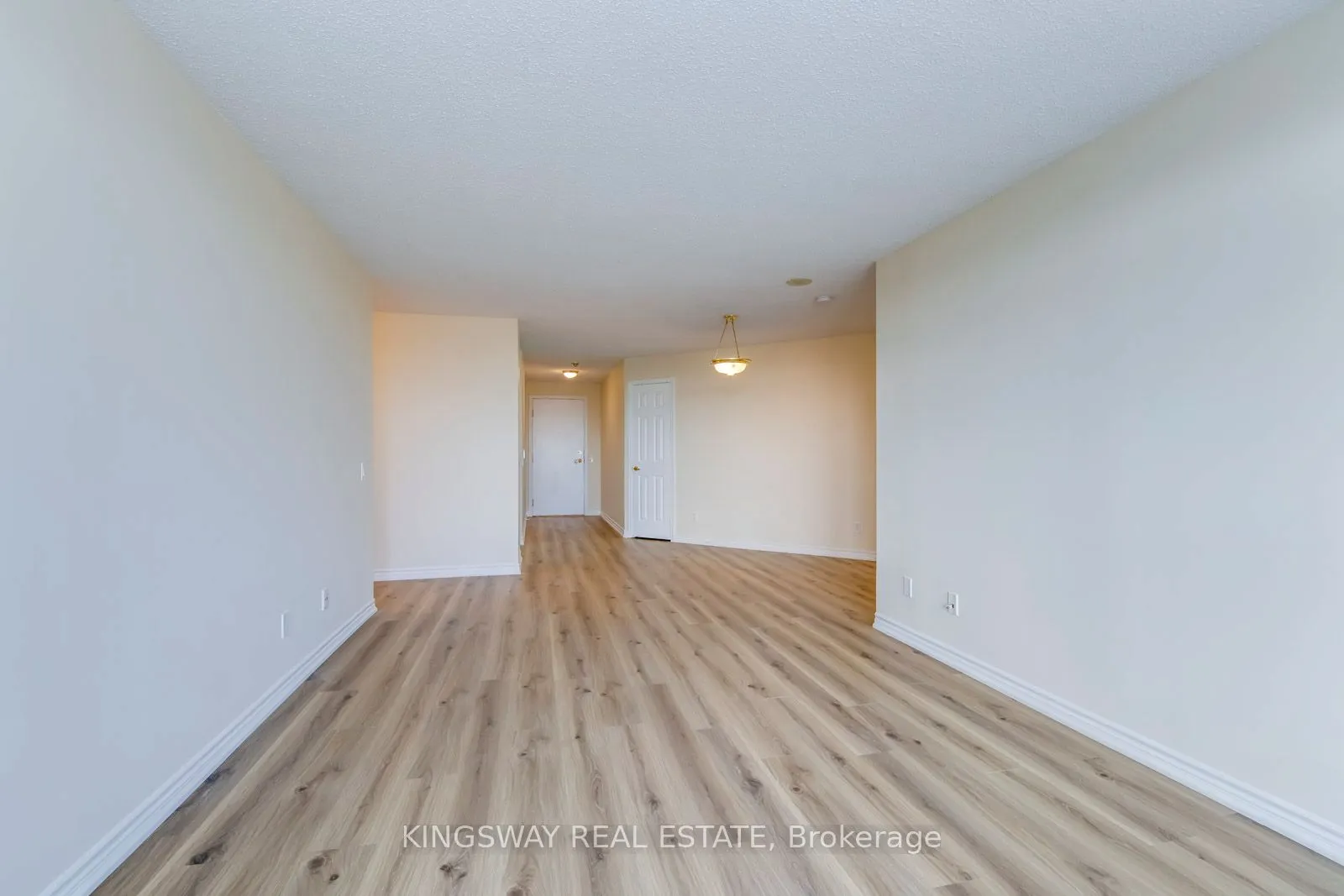 35 Kingsbridge Garden Circle, #708