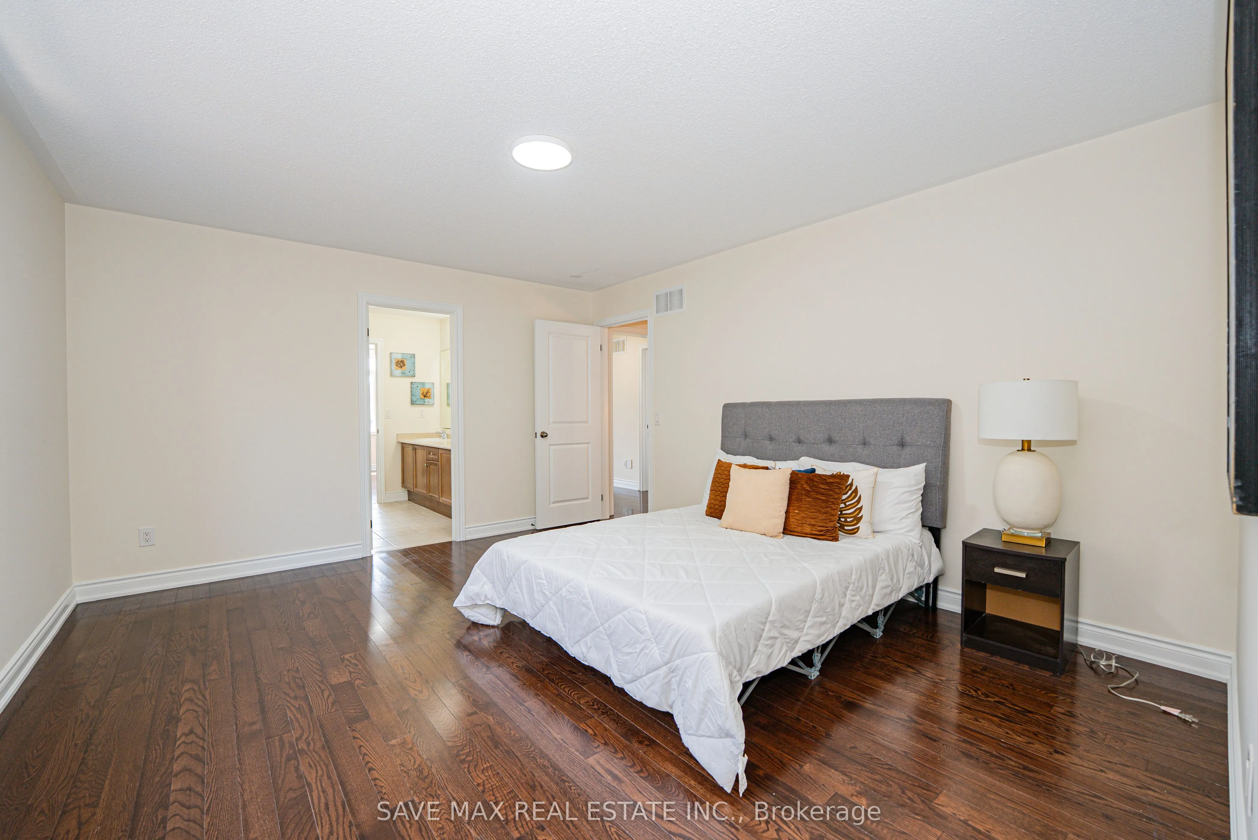 49 Scotchmere Crescent