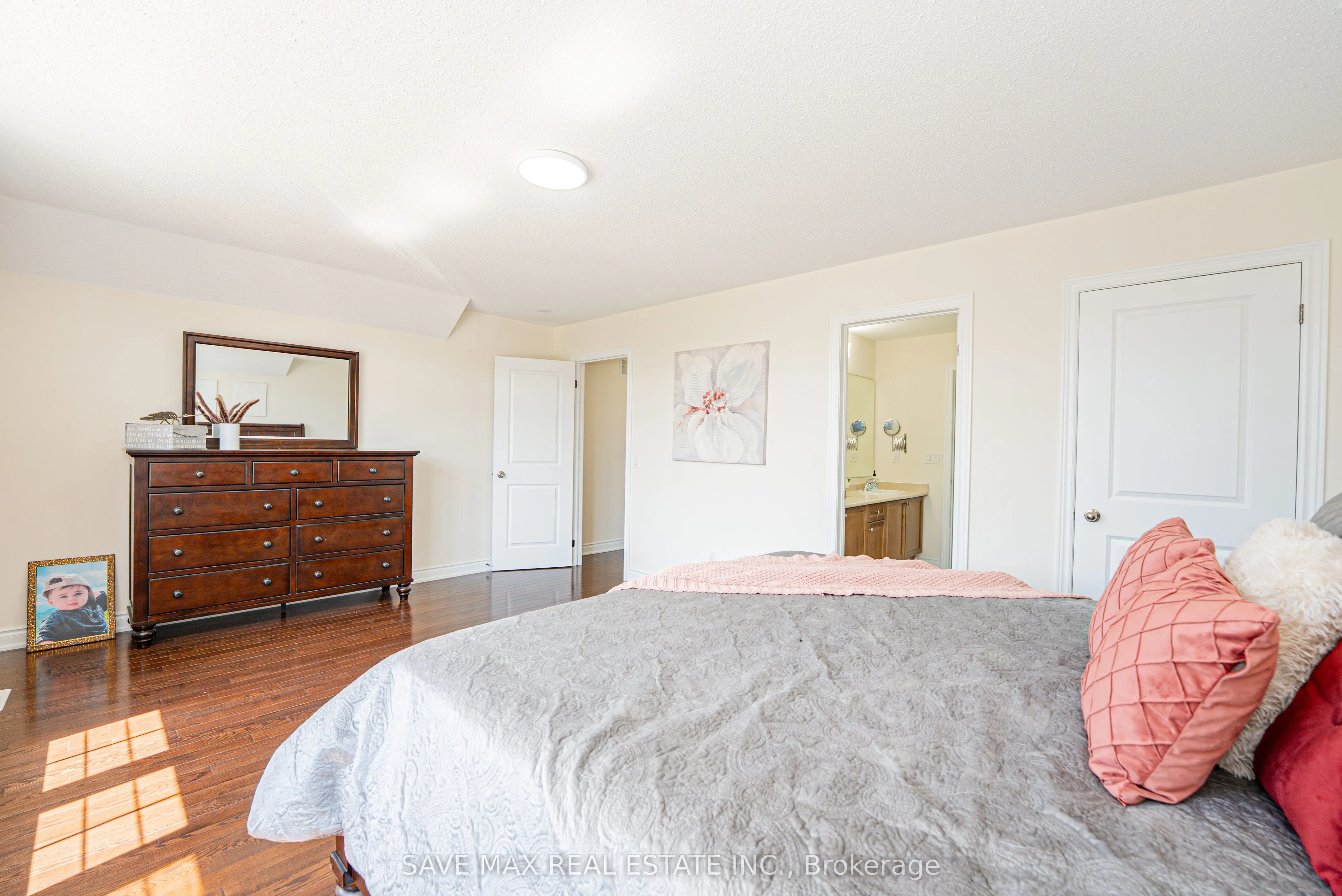 49 Scotchmere Crescent
