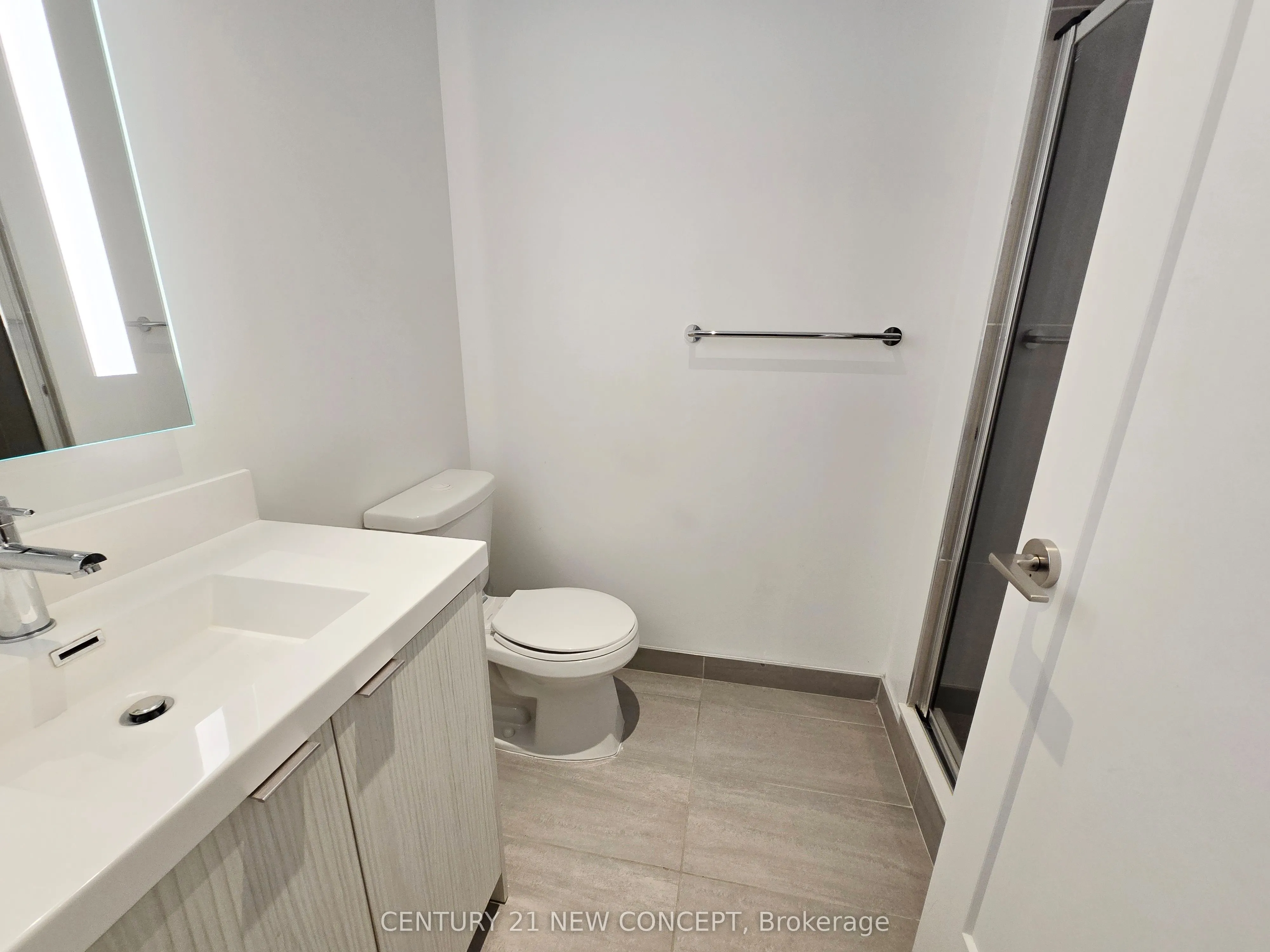 5 Mabelle Avenue, #1033