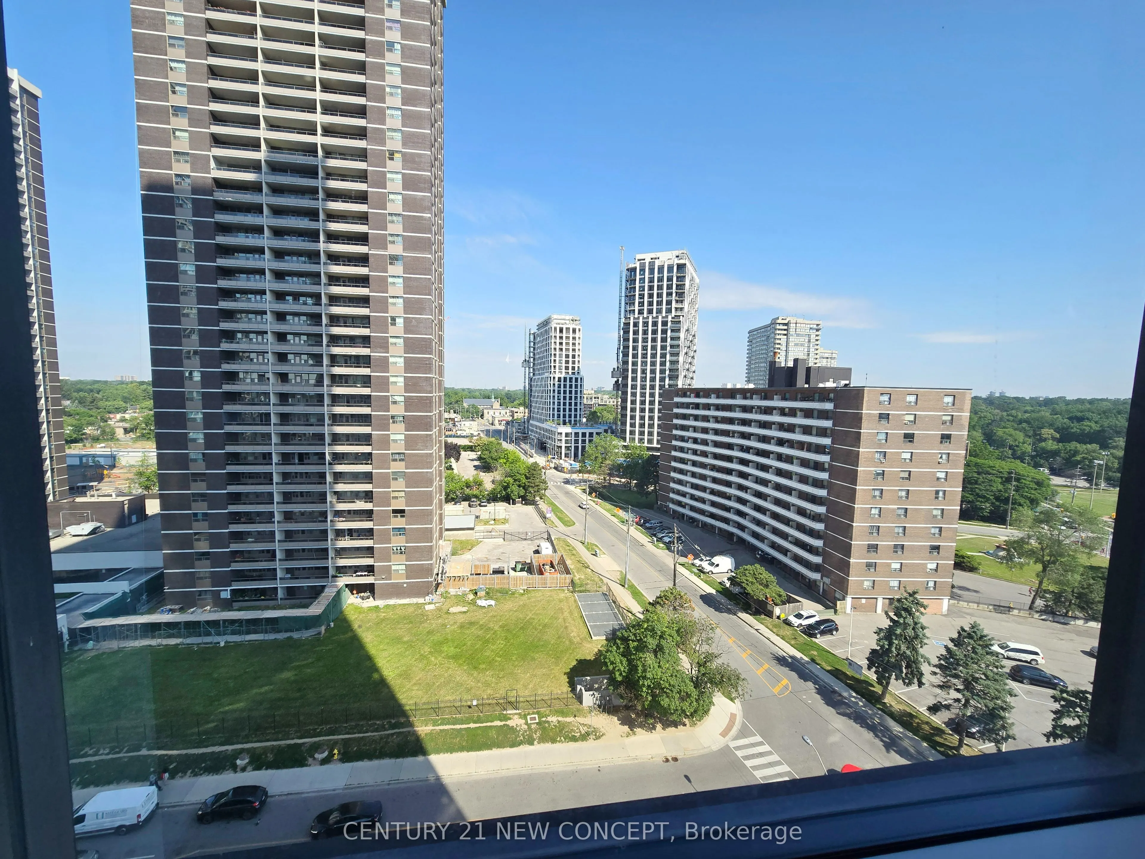 5 Mabelle Avenue, #1033