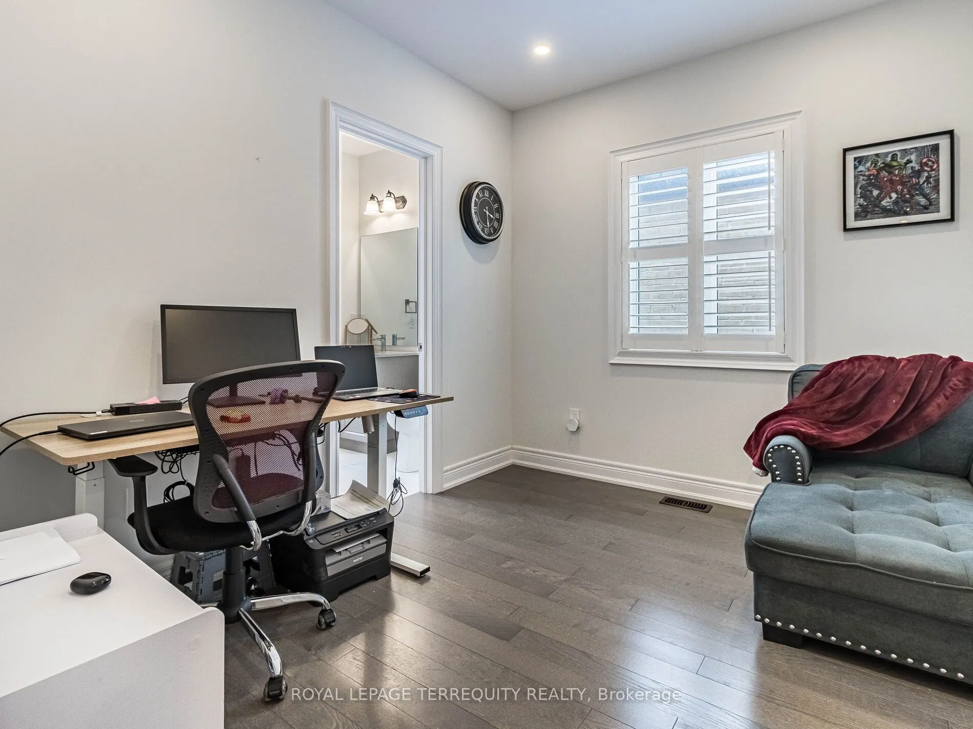 1386 Queens Plate Road