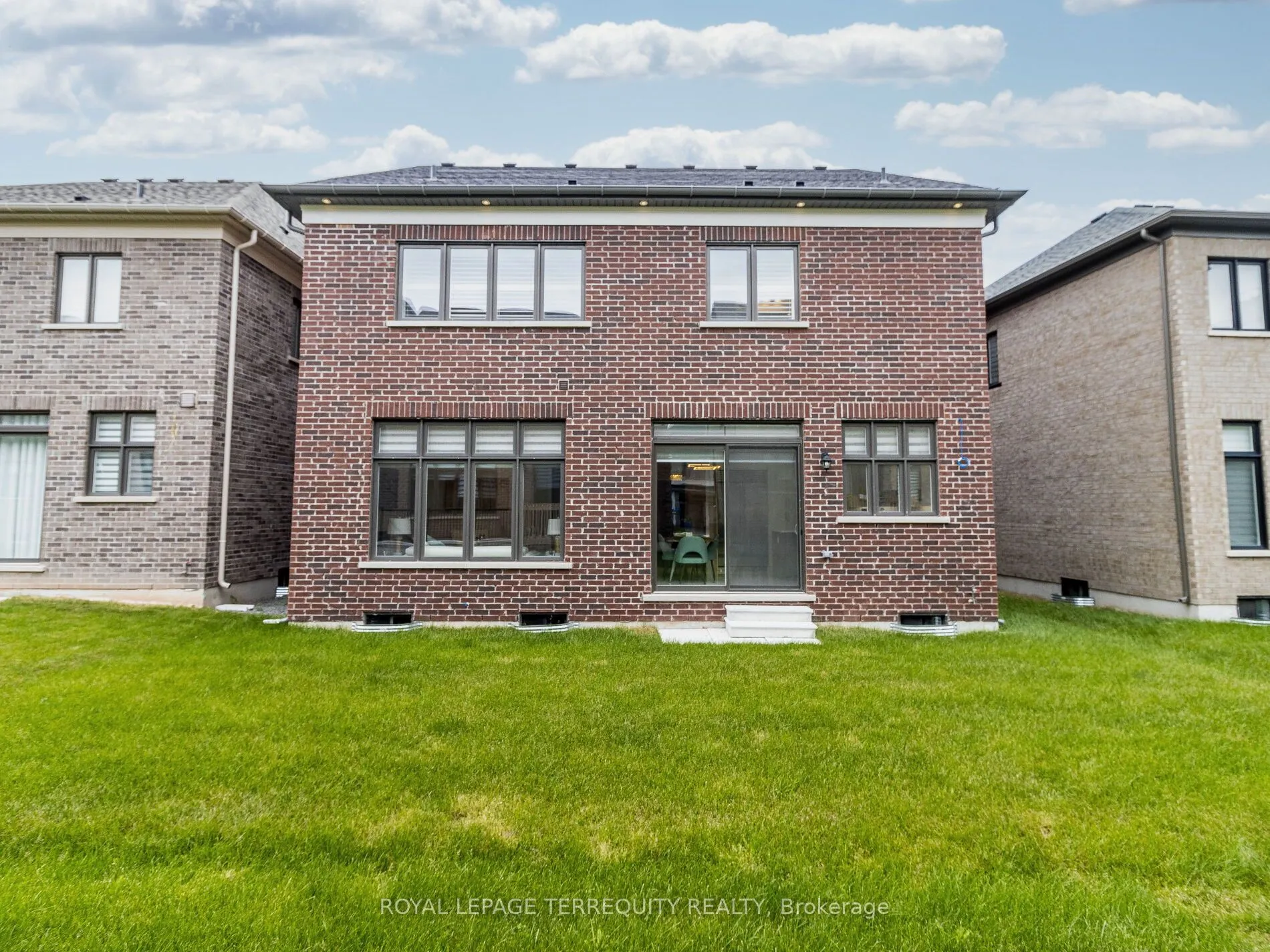1386 Queens Plate Road