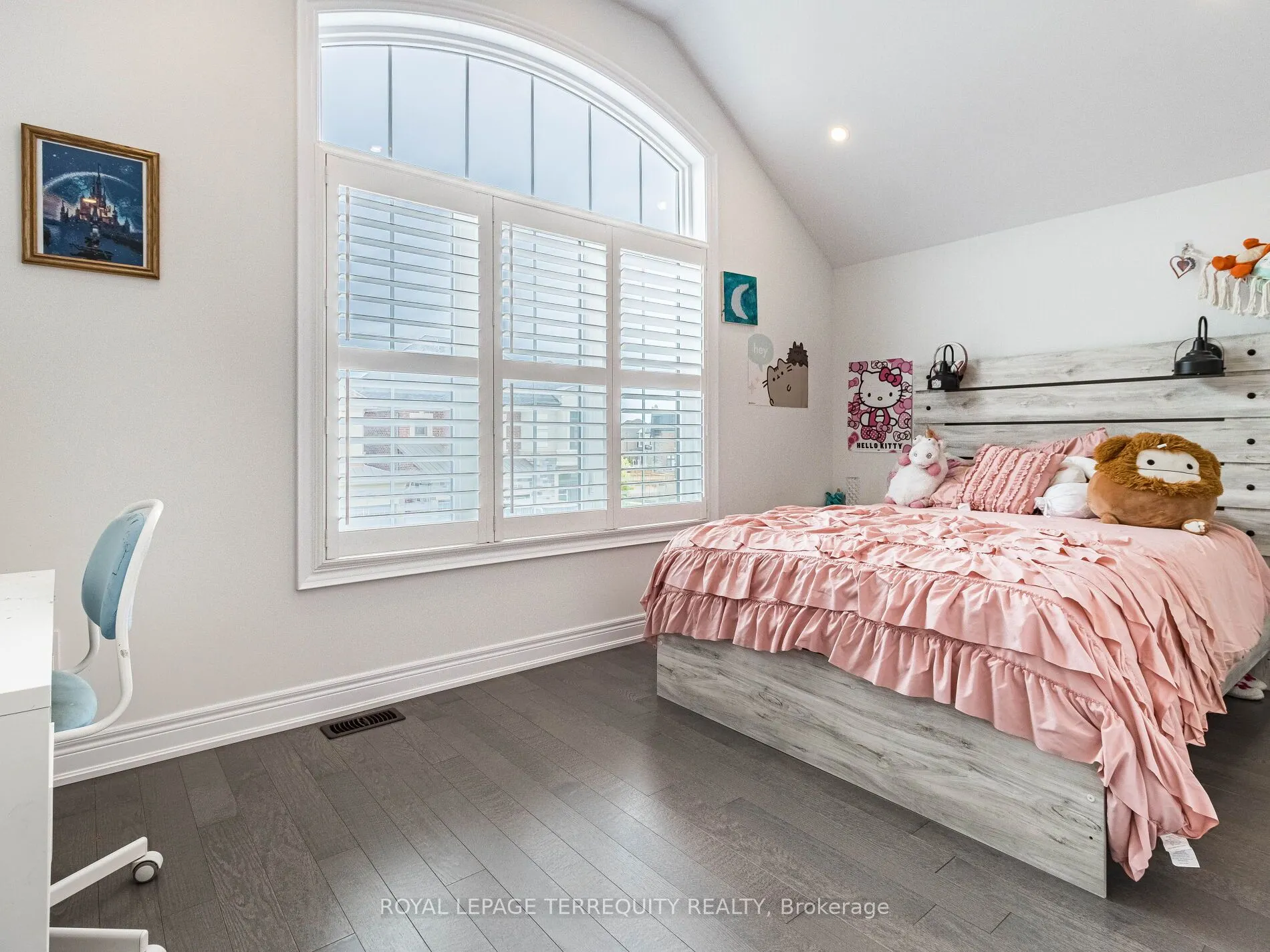 1386 Queens Plate Road