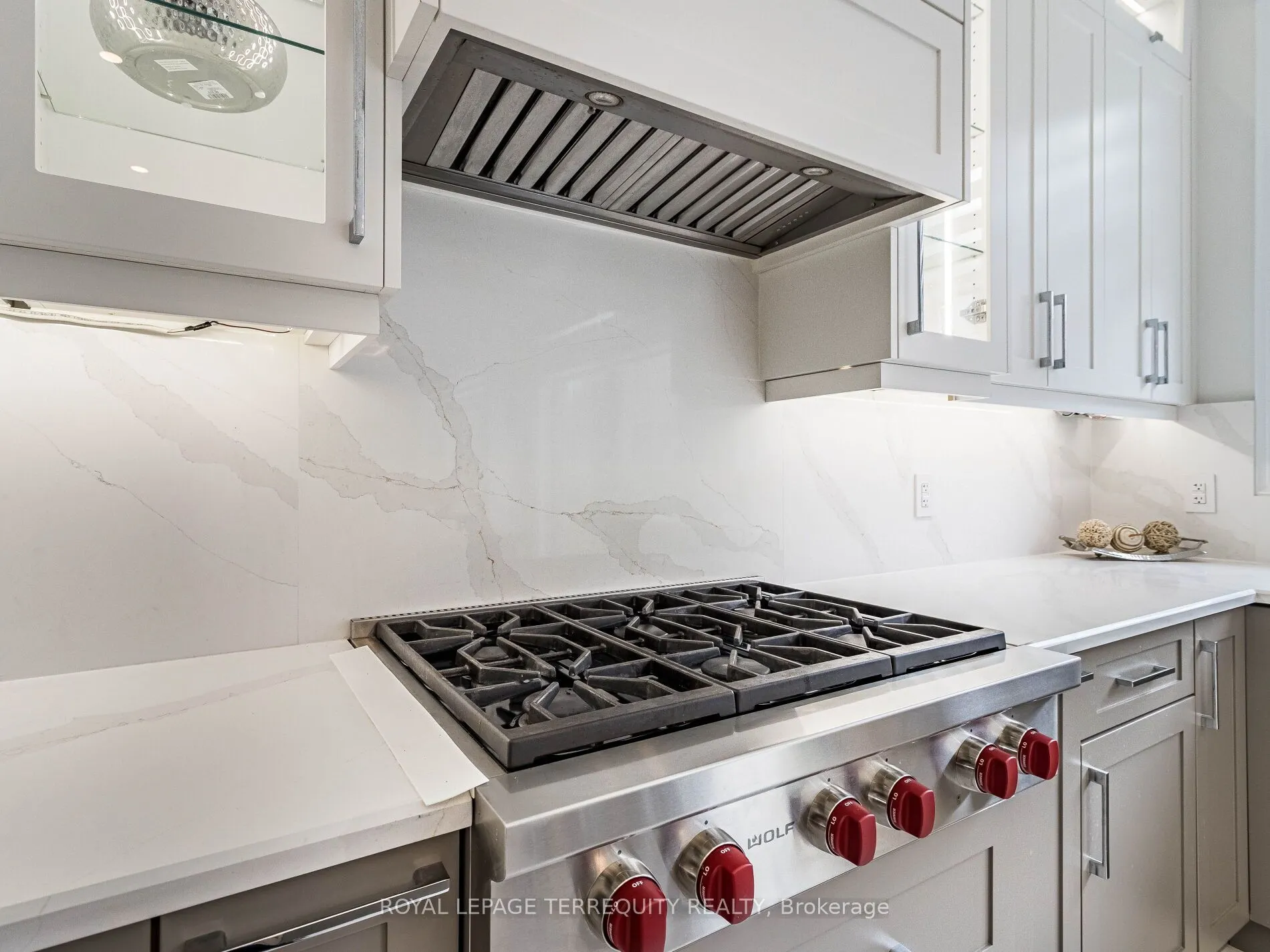 1386 Queens Plate Road