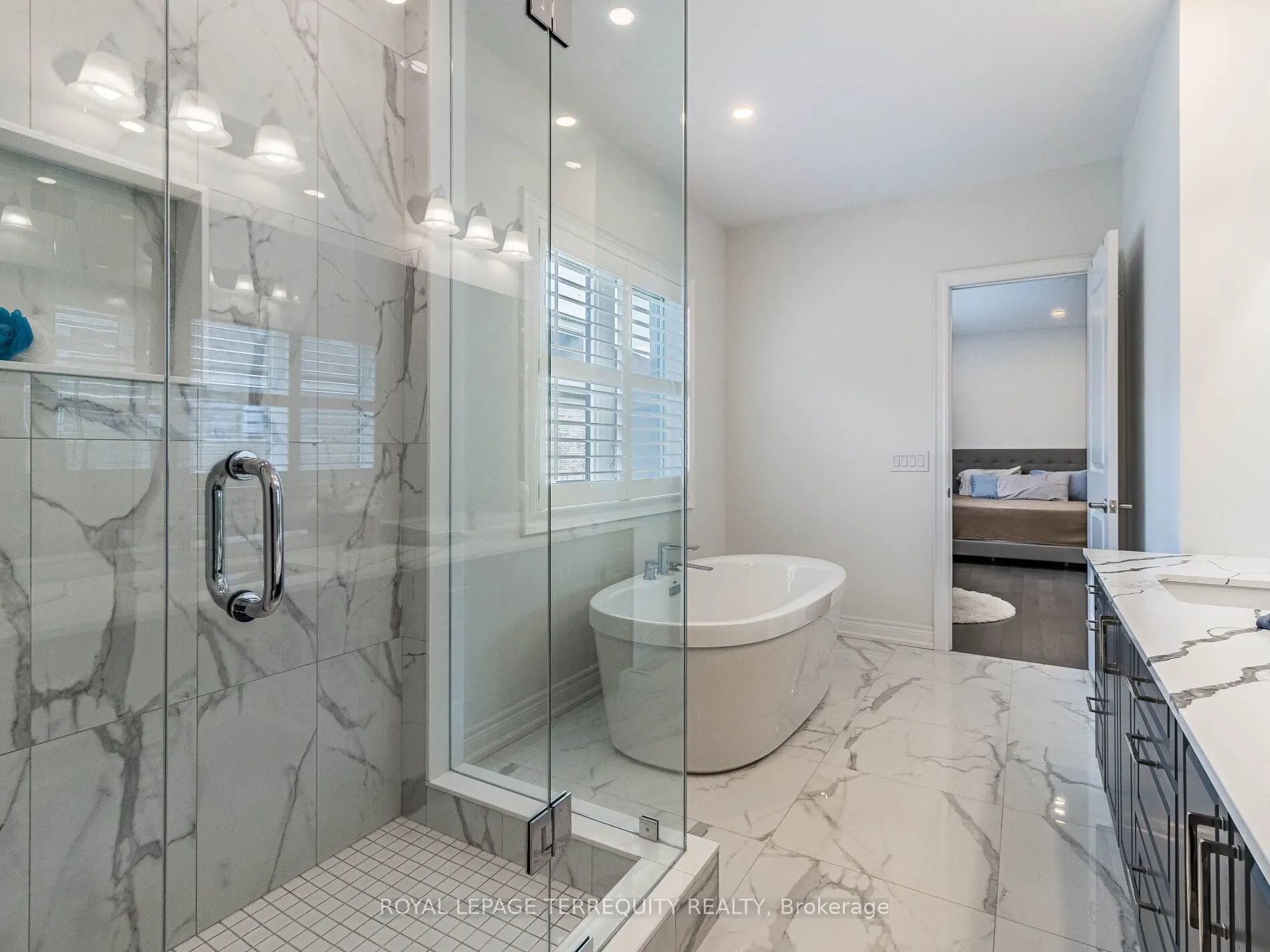 1386 Queens Plate Road