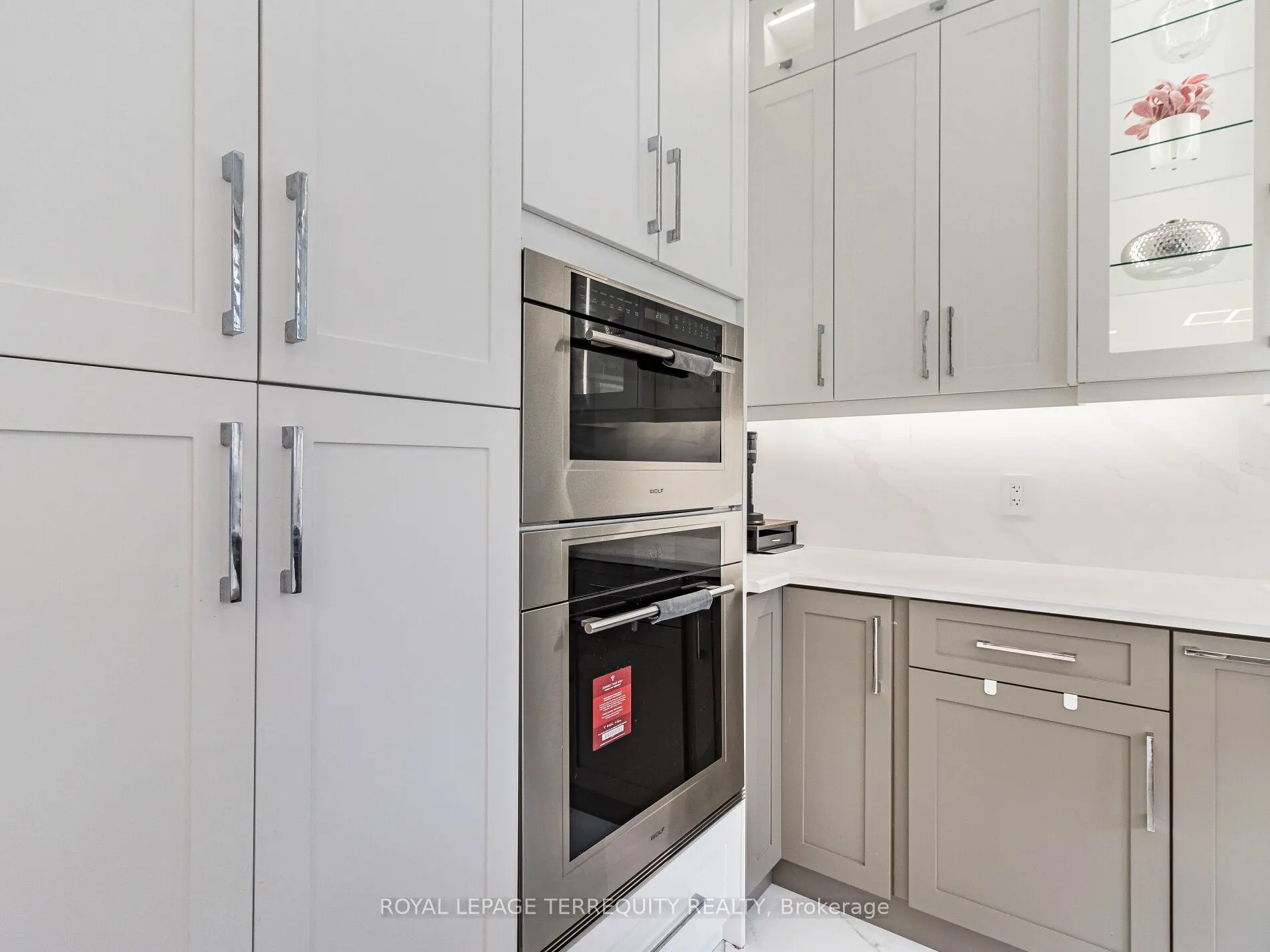 1386 Queens Plate Road