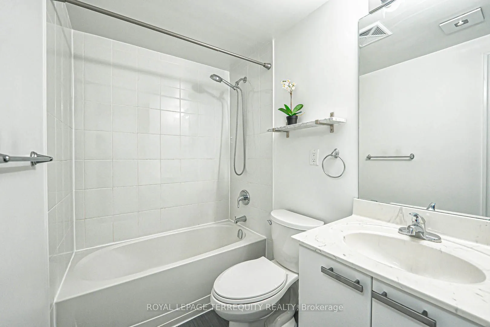 15 Sousa Mendes Street, #402