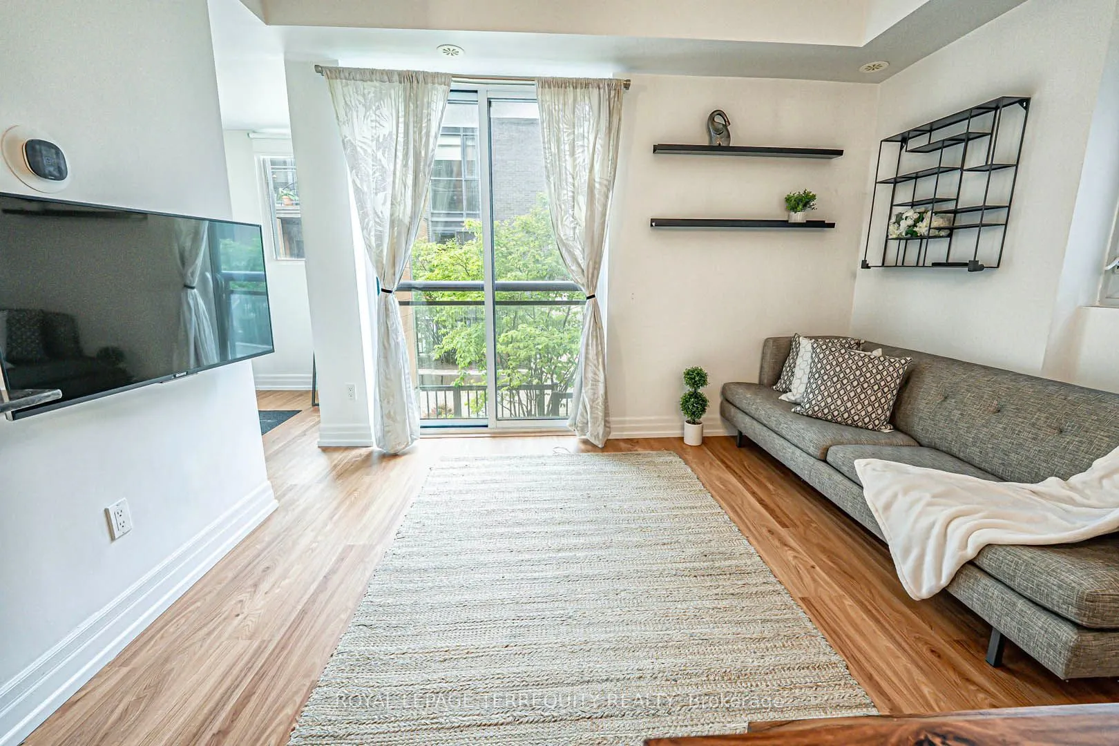 15 Sousa Mendes Street, #402