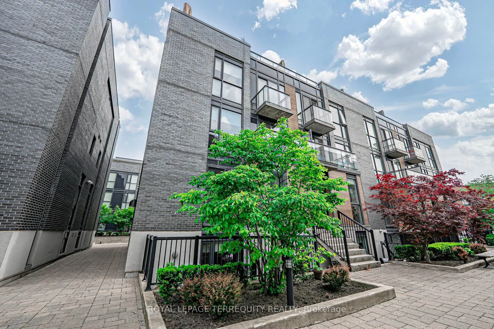 15 Sousa Mendes Street, #402