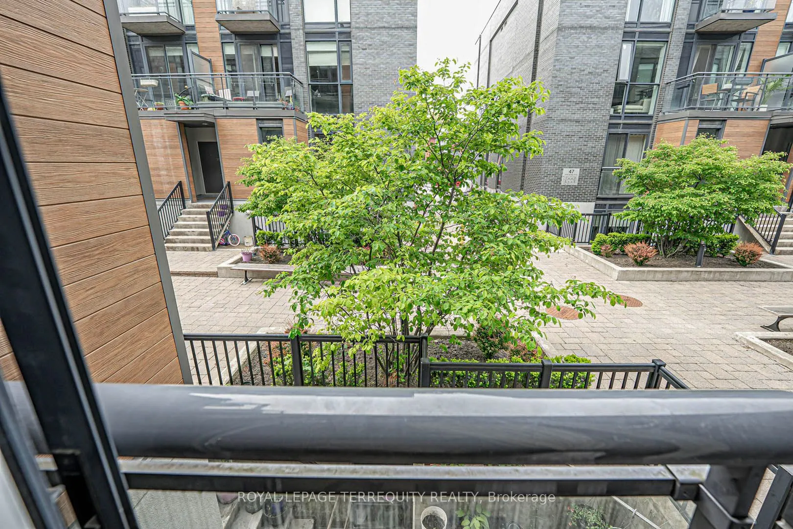 15 Sousa Mendes Street, #402