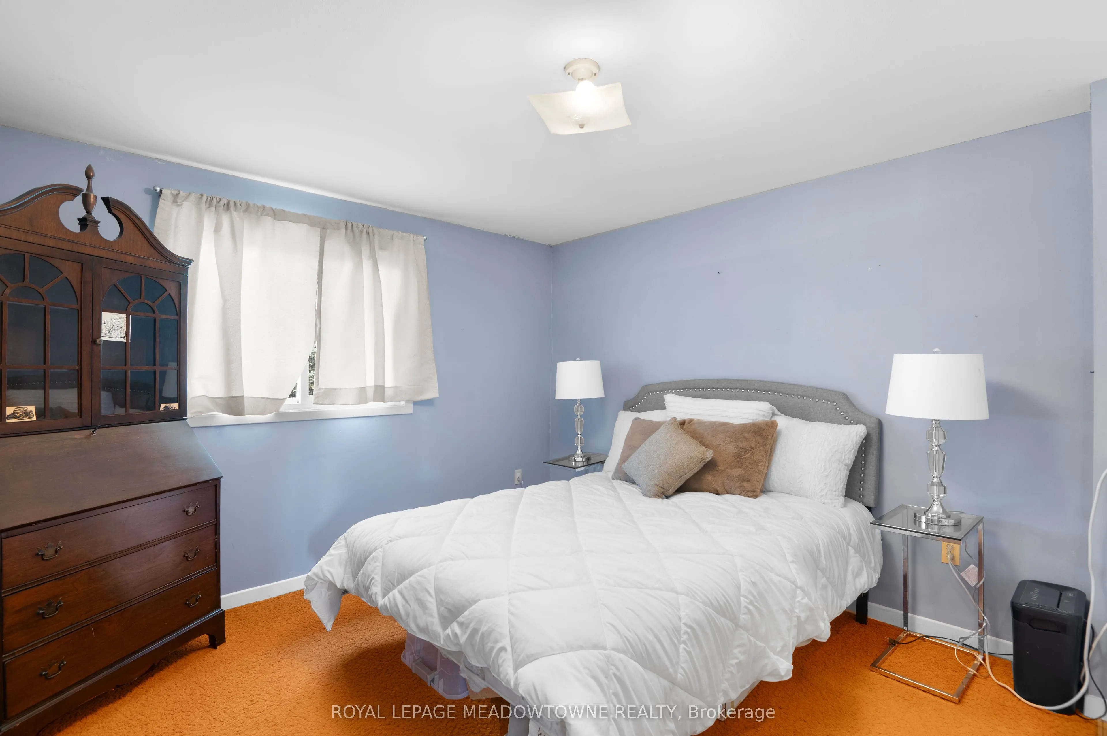 6058 Starfield Crescent