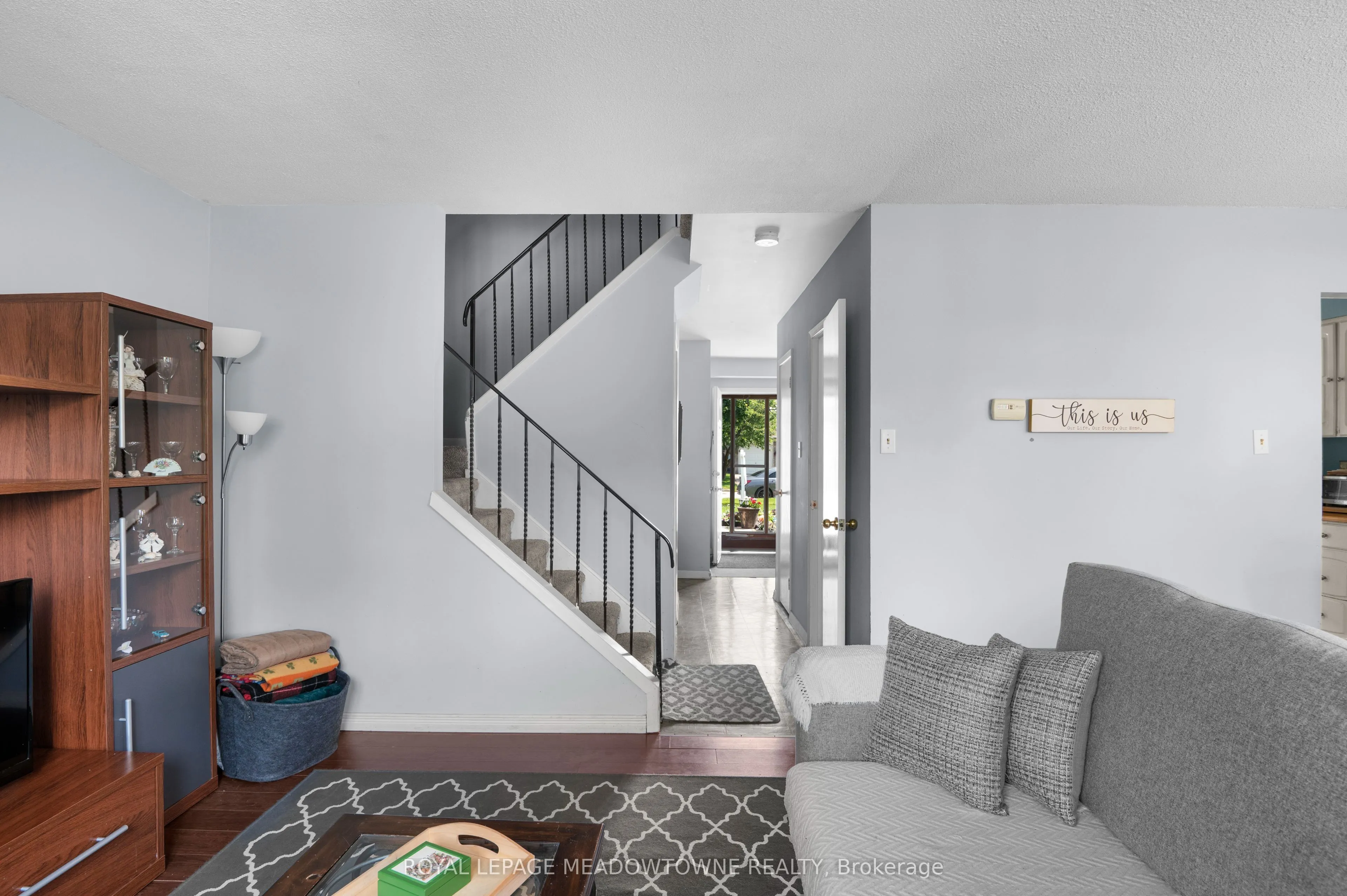 6058 Starfield Crescent