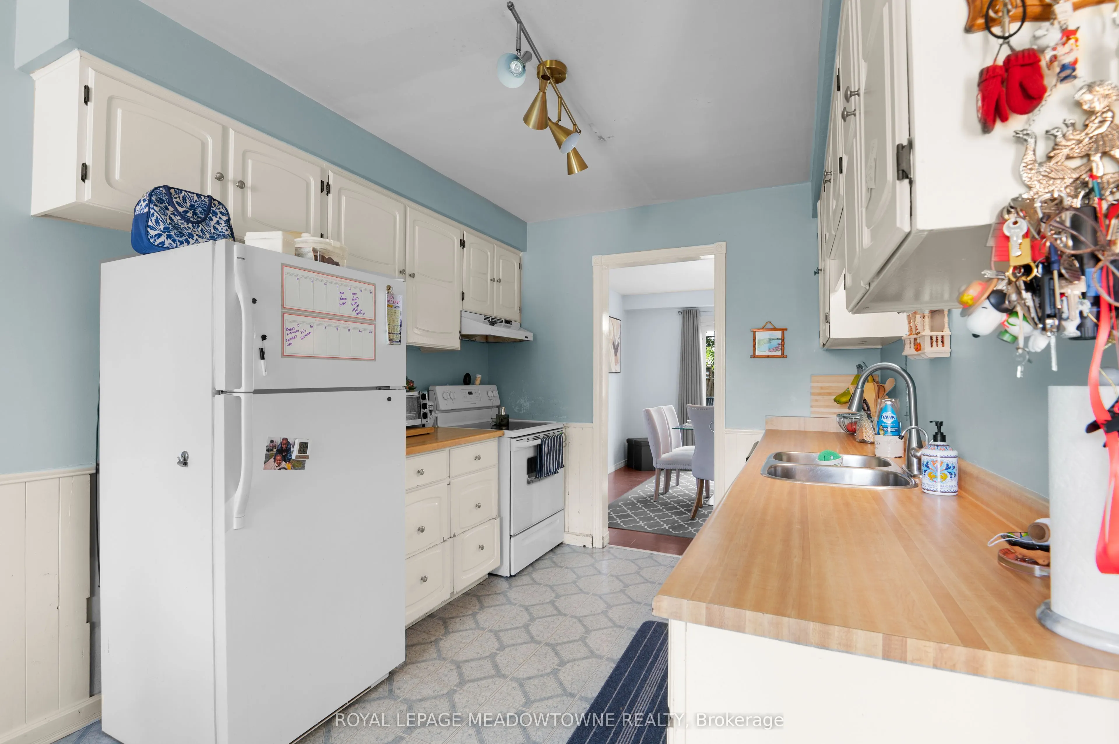 6058 Starfield Crescent
