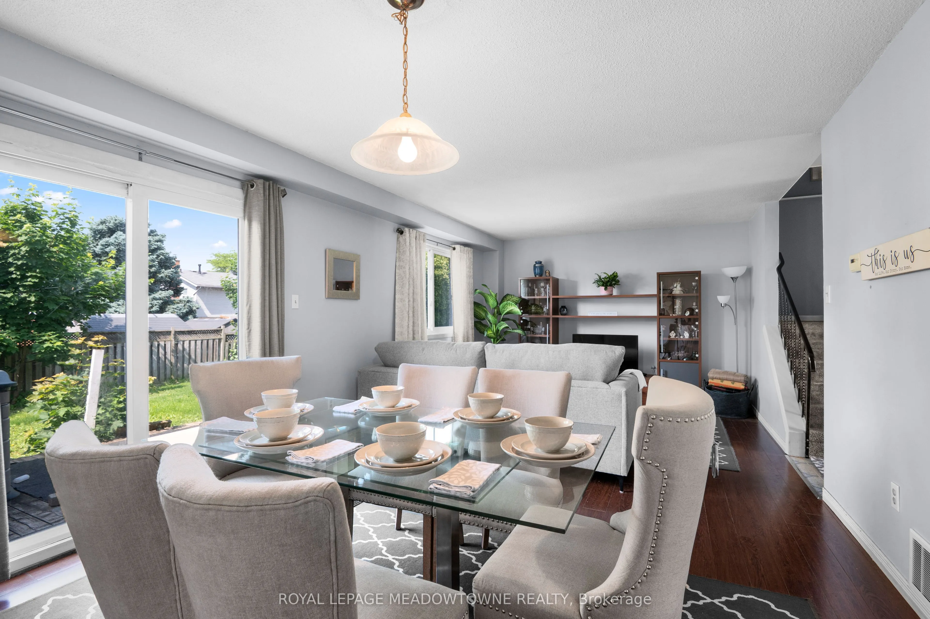 6058 Starfield Crescent
