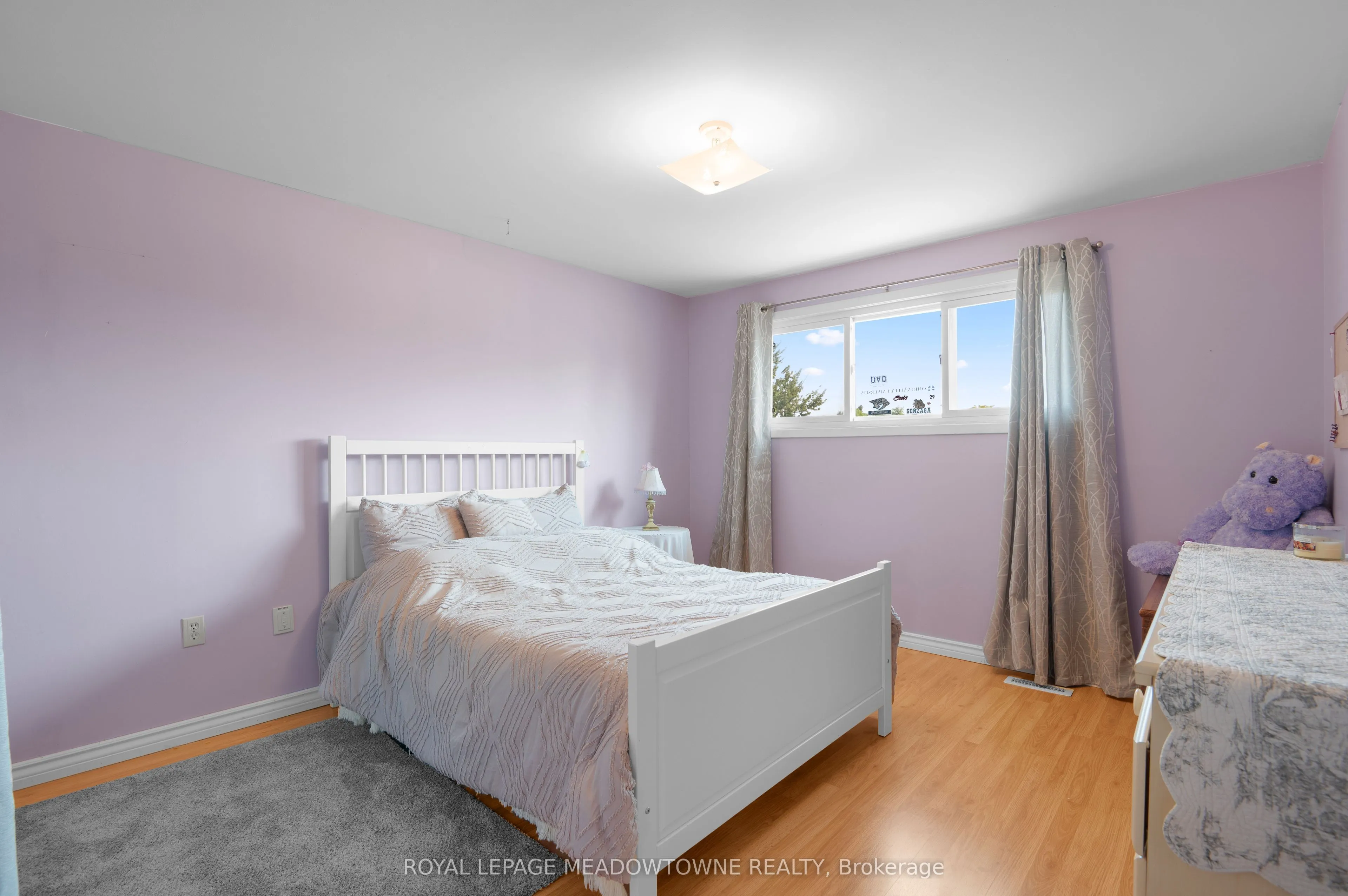 6058 Starfield Crescent