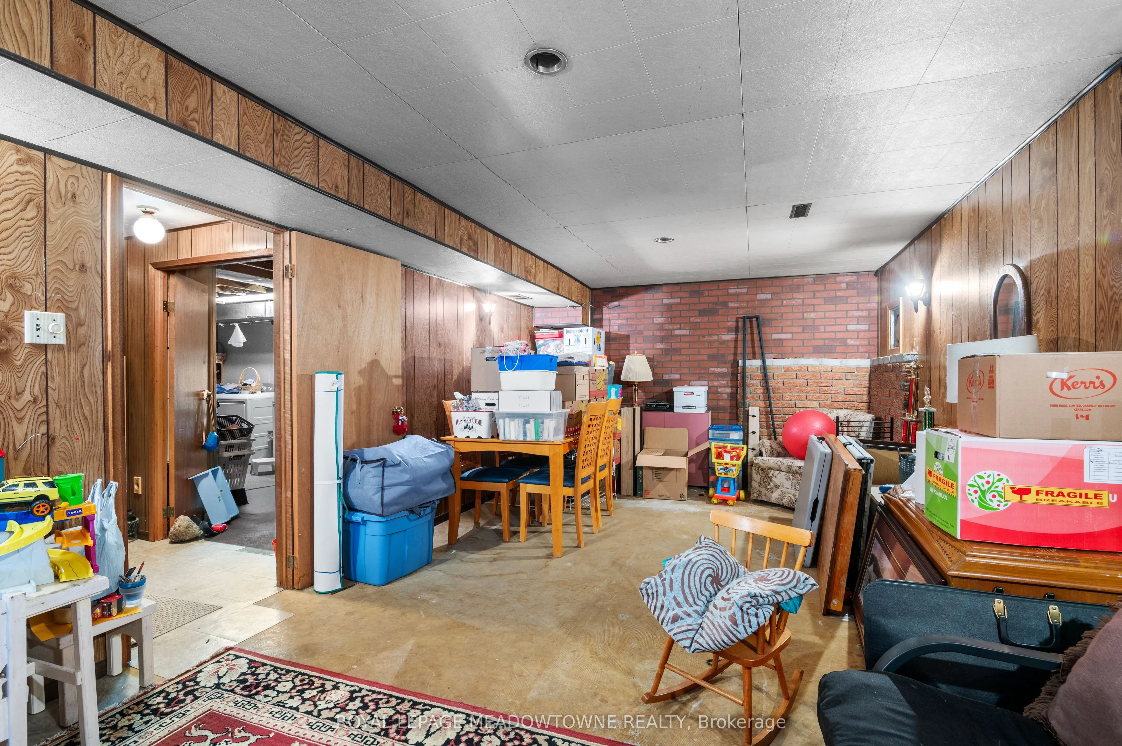 6058 Starfield Crescent