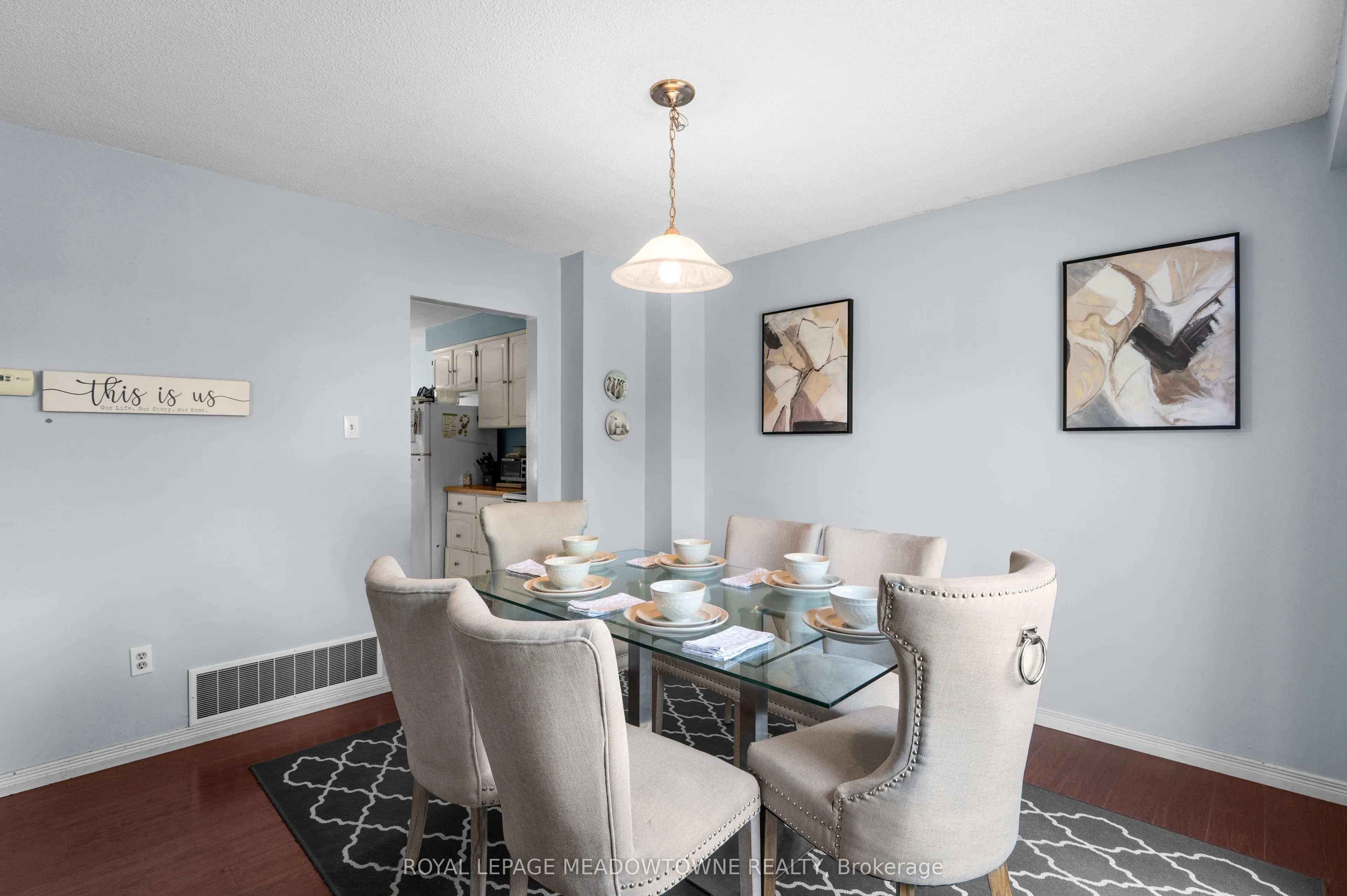 6058 Starfield Crescent