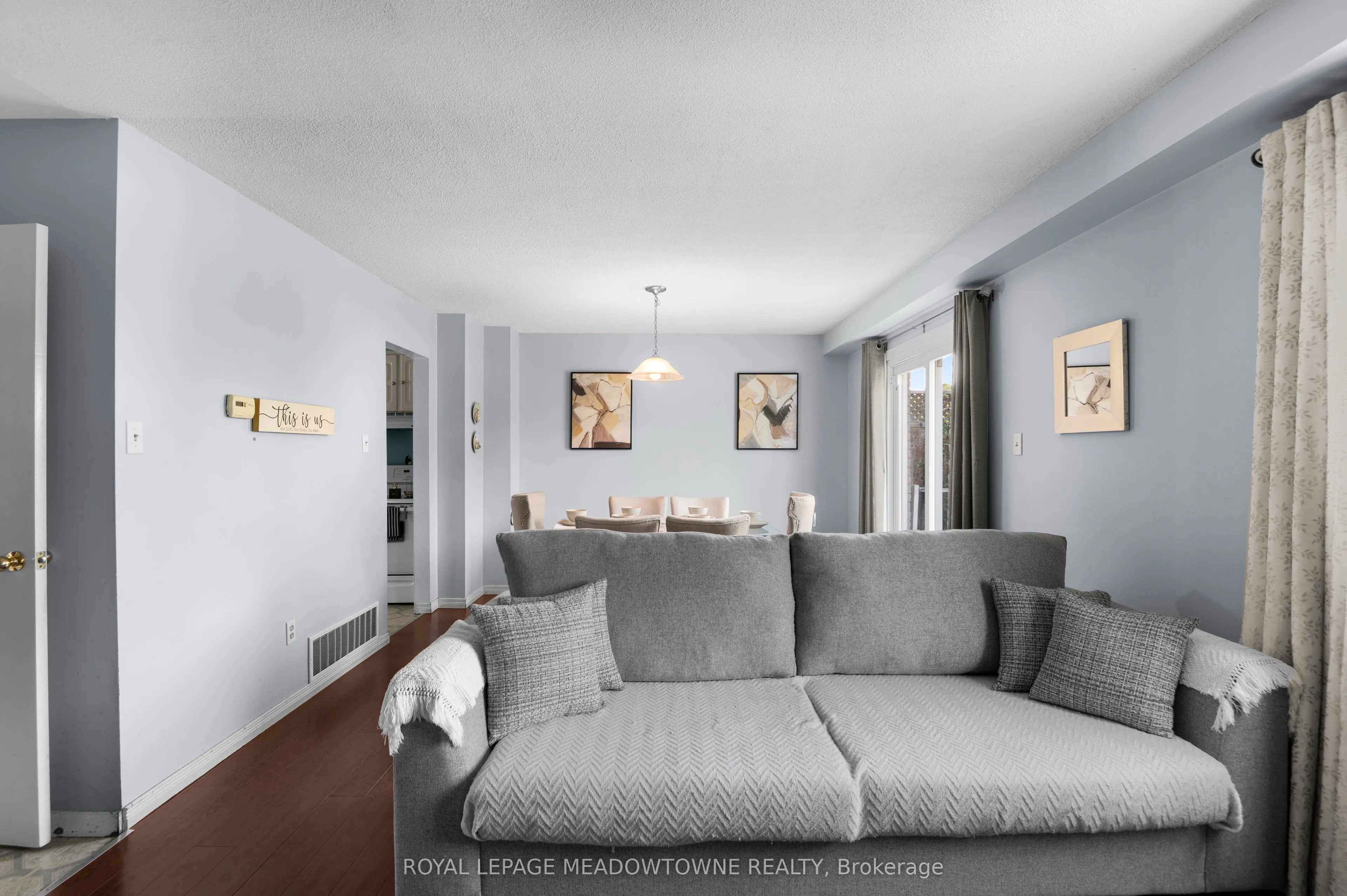 6058 Starfield Crescent