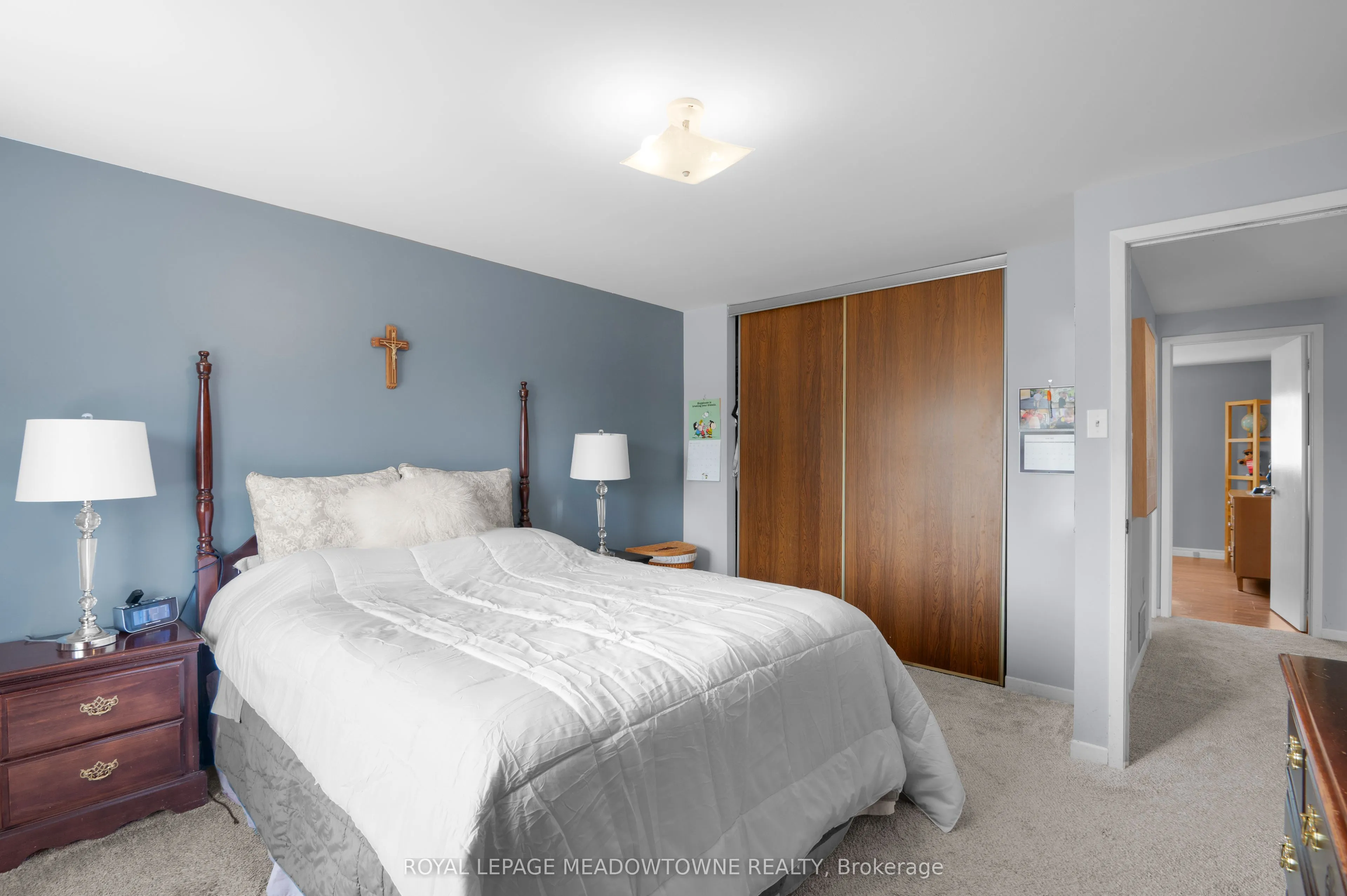 6058 Starfield Crescent
