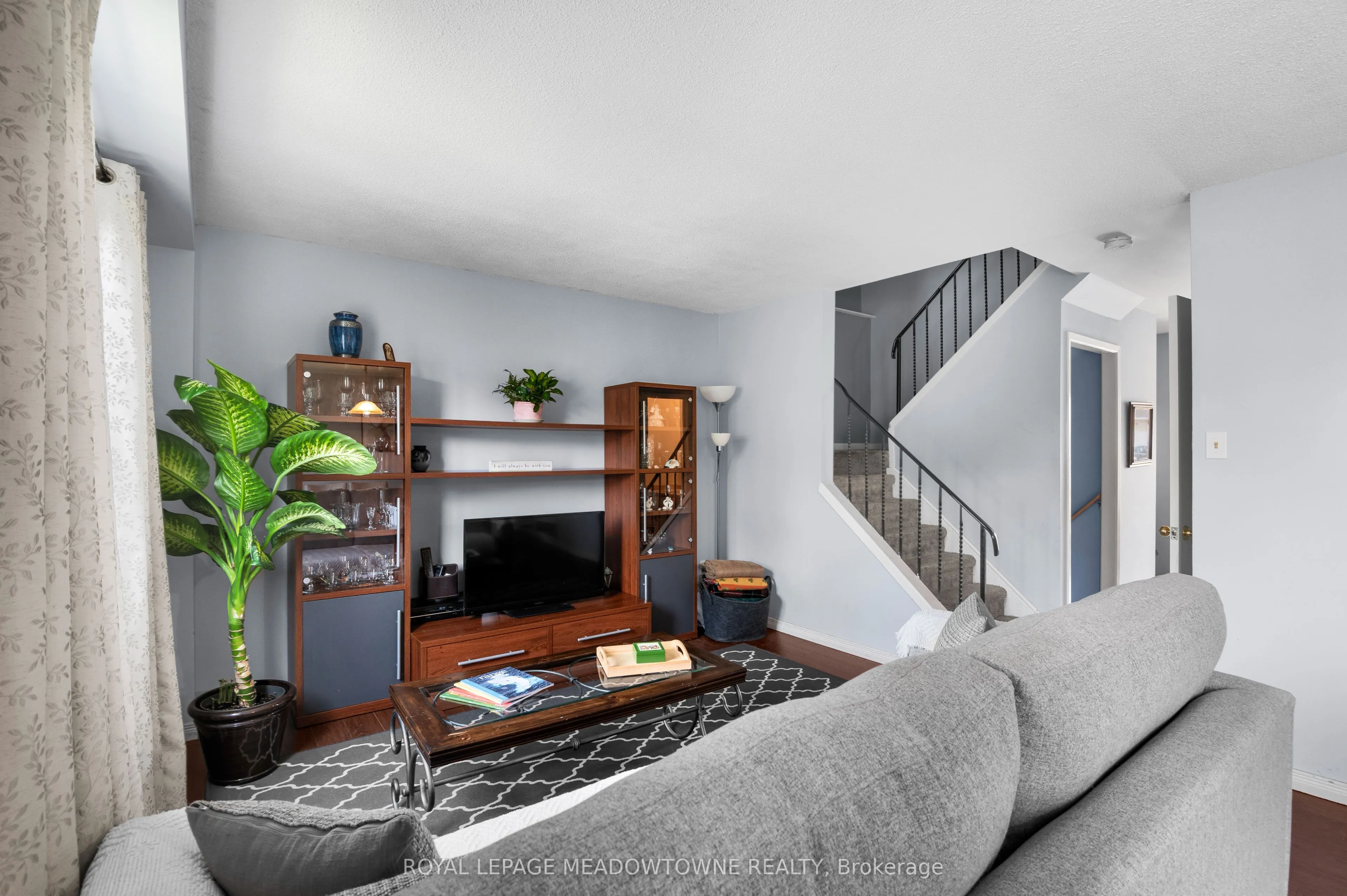 6058 Starfield Crescent