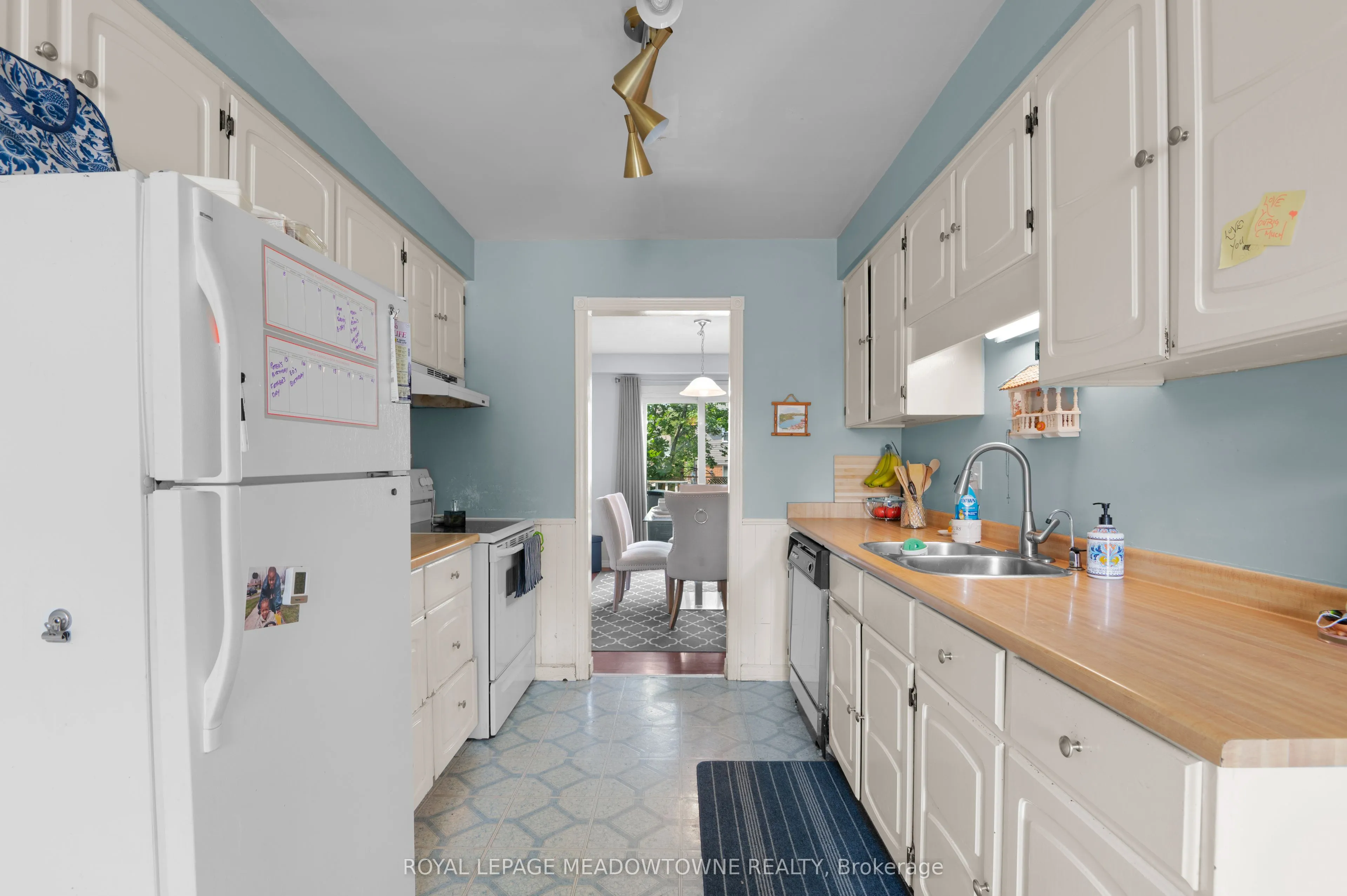 6058 Starfield Crescent