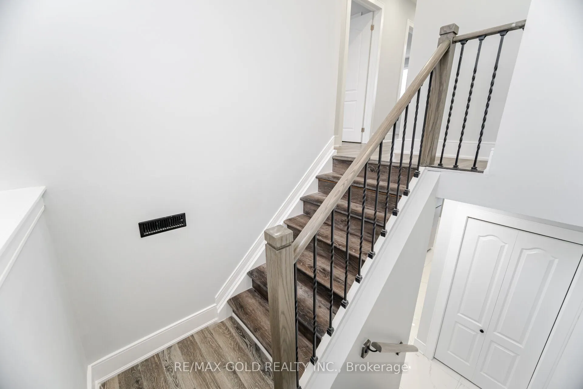 7500 Goreway Drive, #62