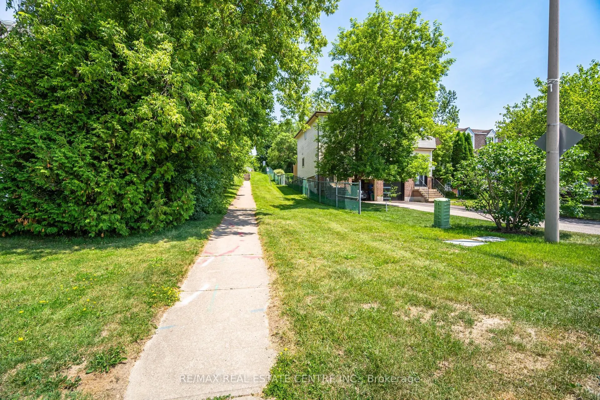 28 Lakeview Court