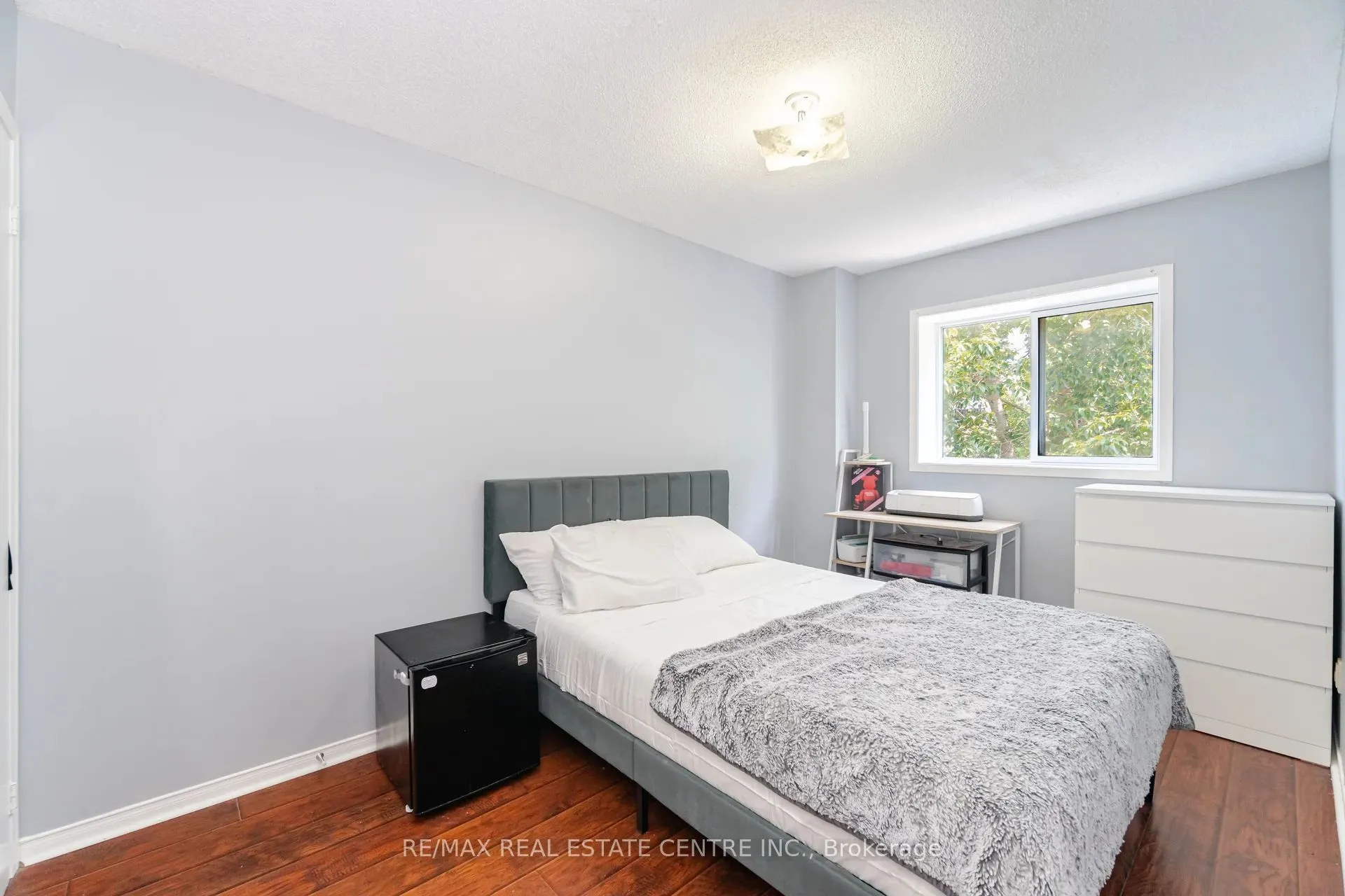 28 Lakeview Court