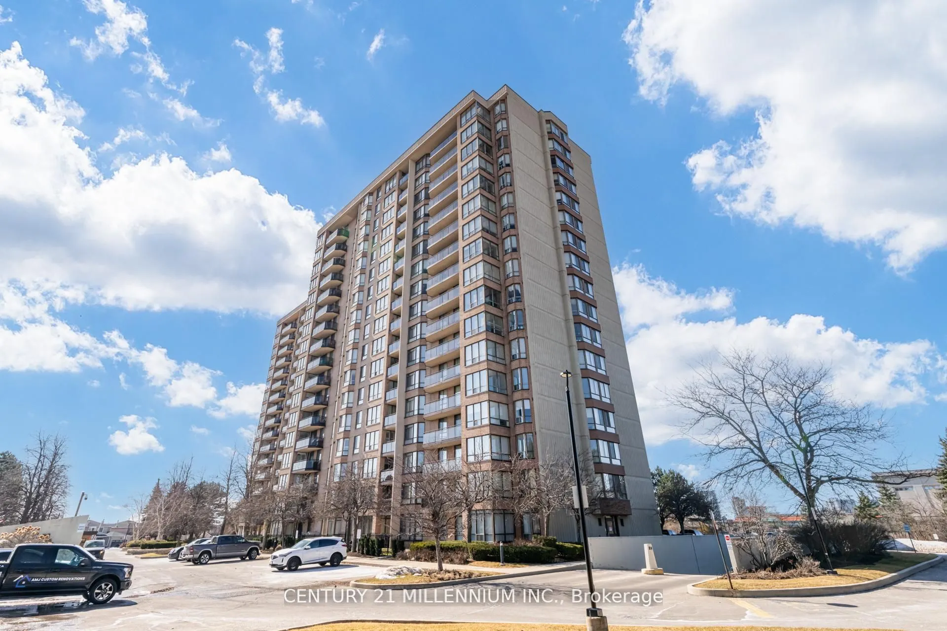 20 Cherrytree Drive, #208