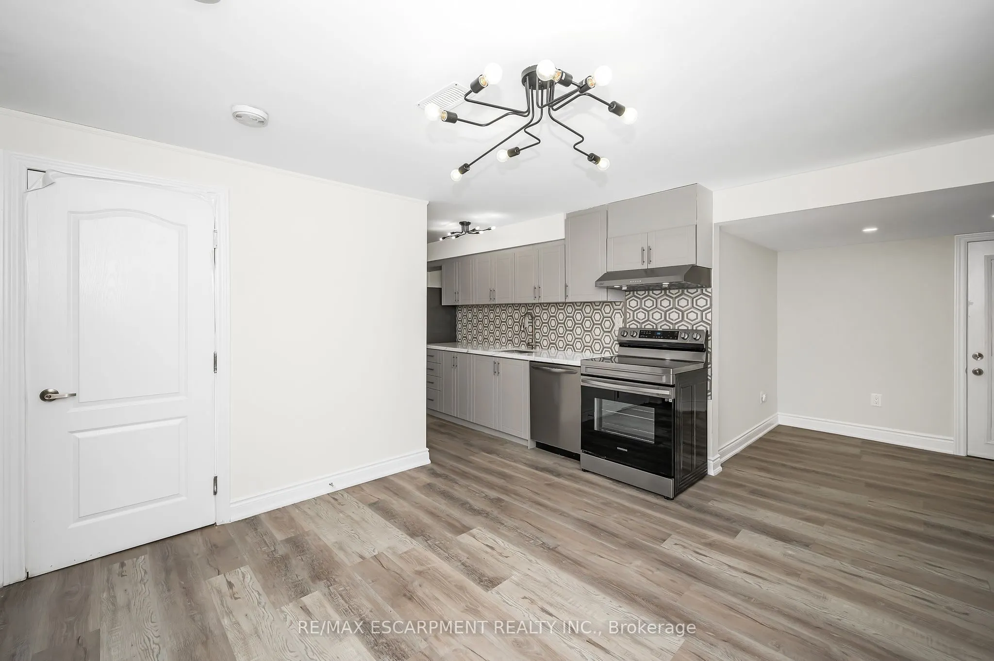 2728 Guilford Crescent