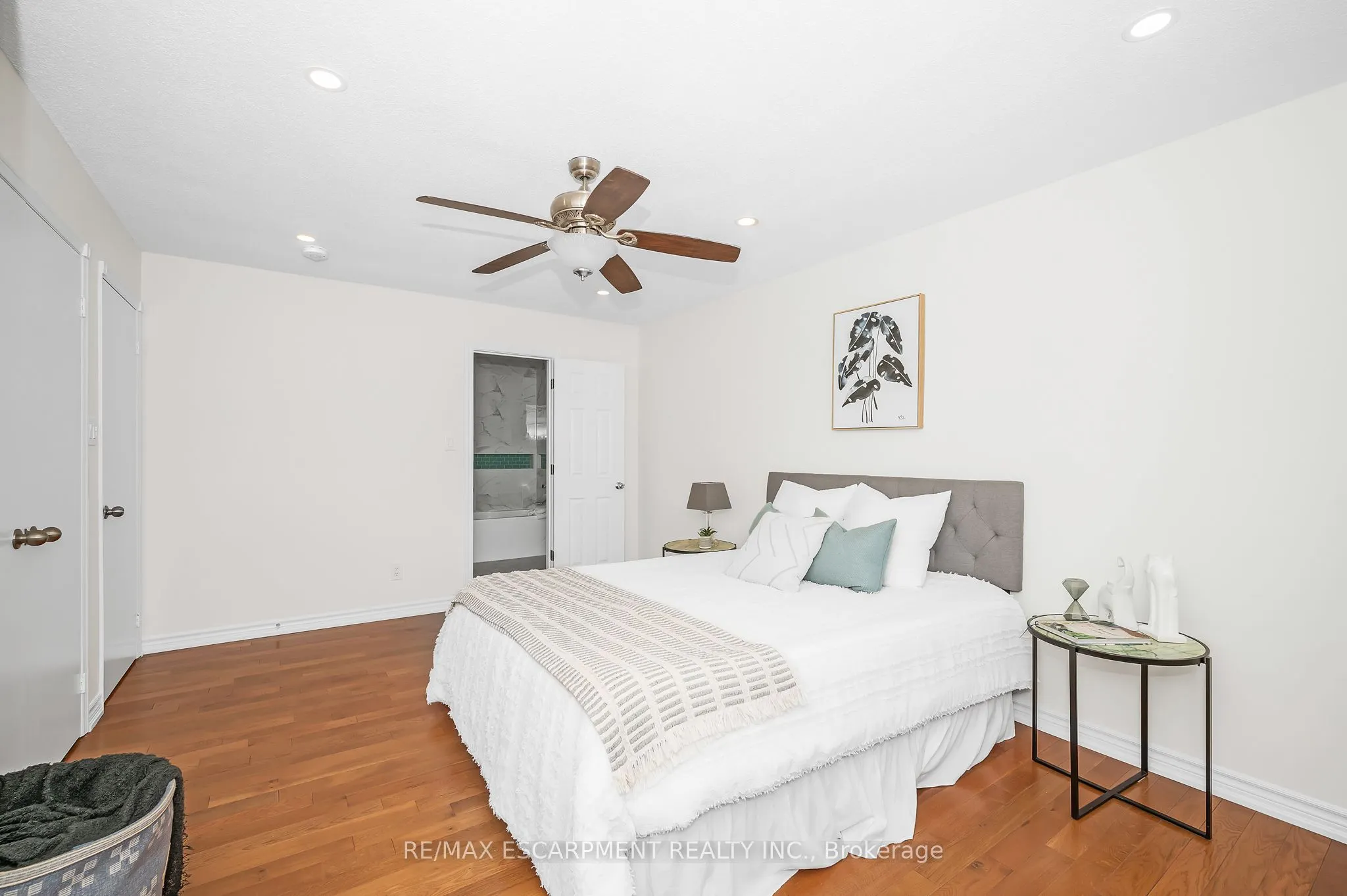 2728 Guilford Crescent