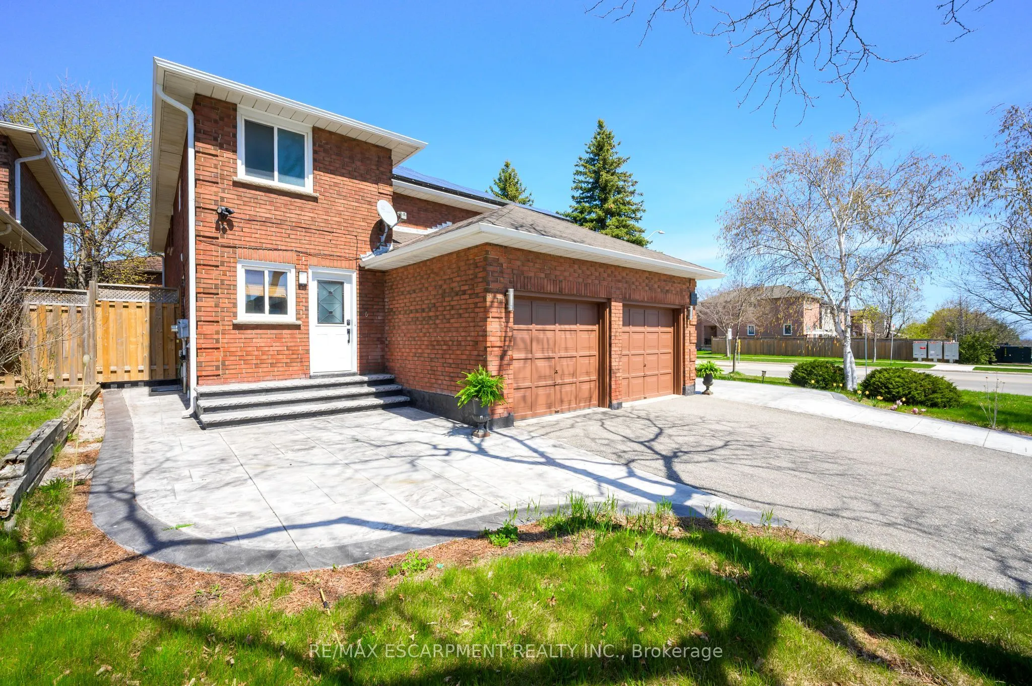 2728 Guilford Crescent