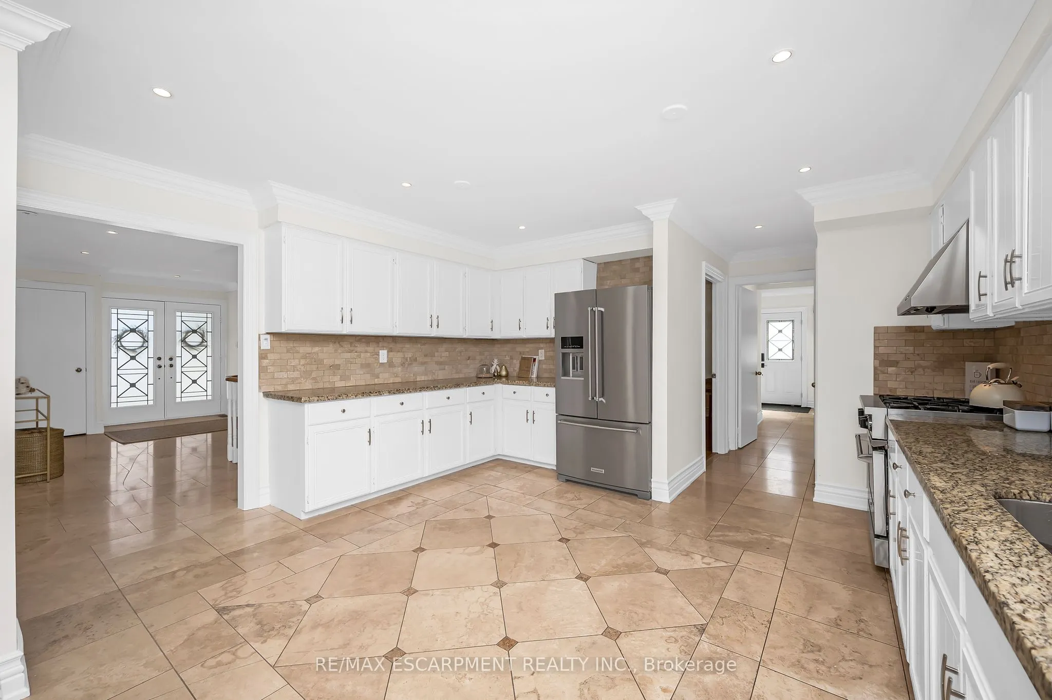 2728 Guilford Crescent