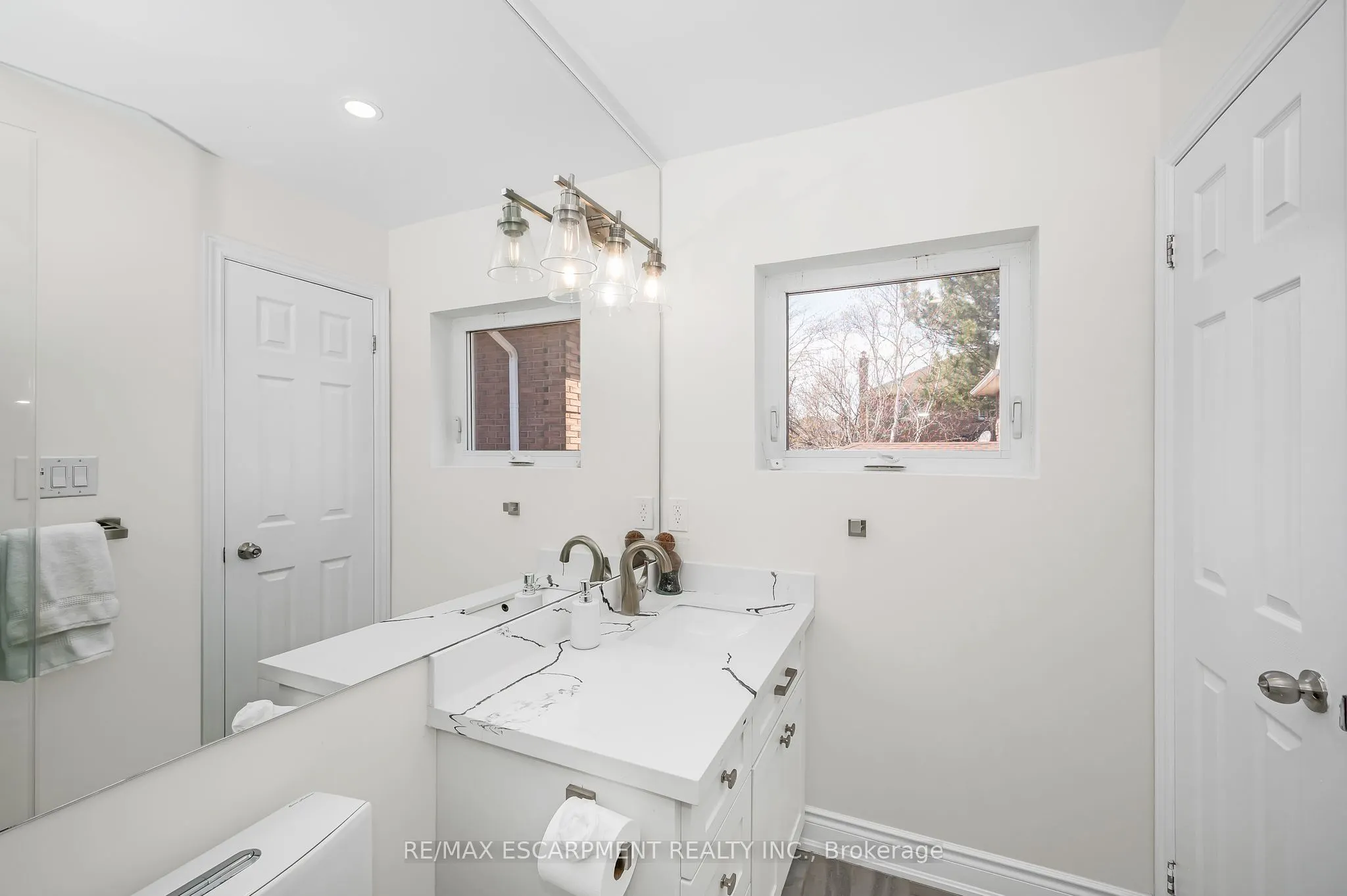 2728 Guilford Crescent