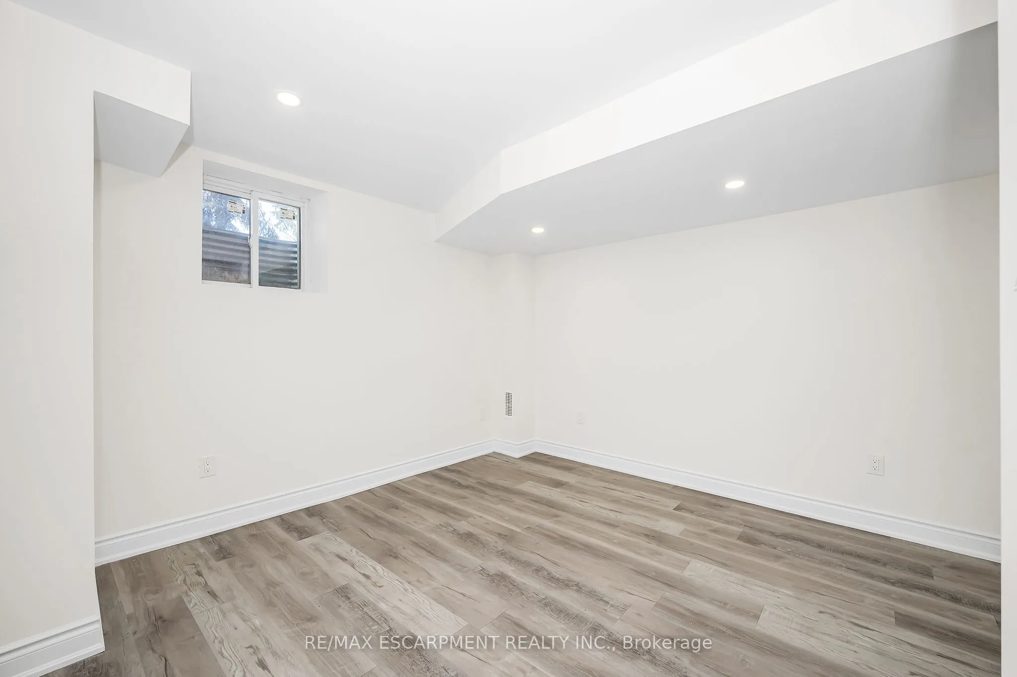 2728 Guilford Crescent