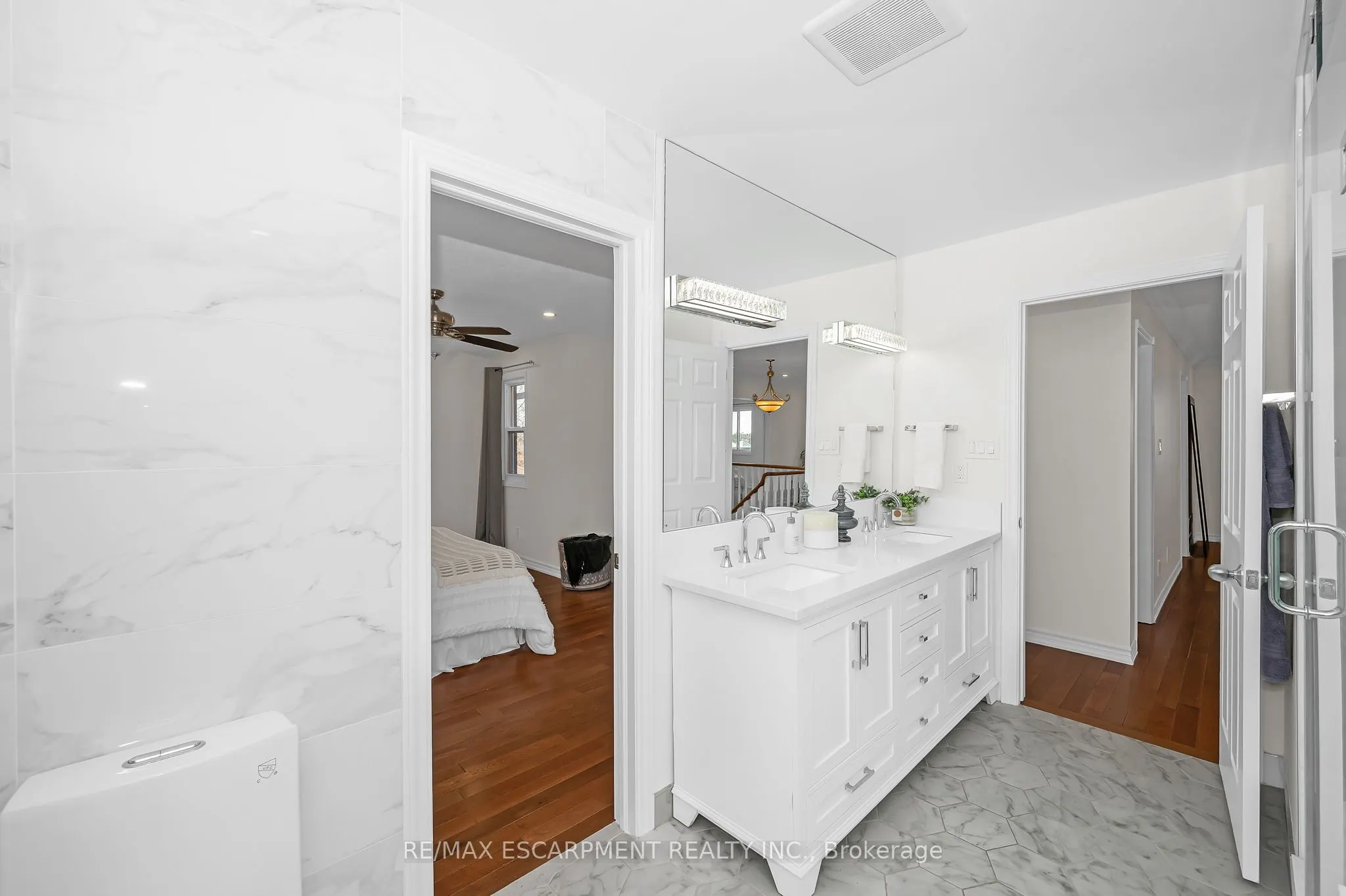 2728 Guilford Crescent