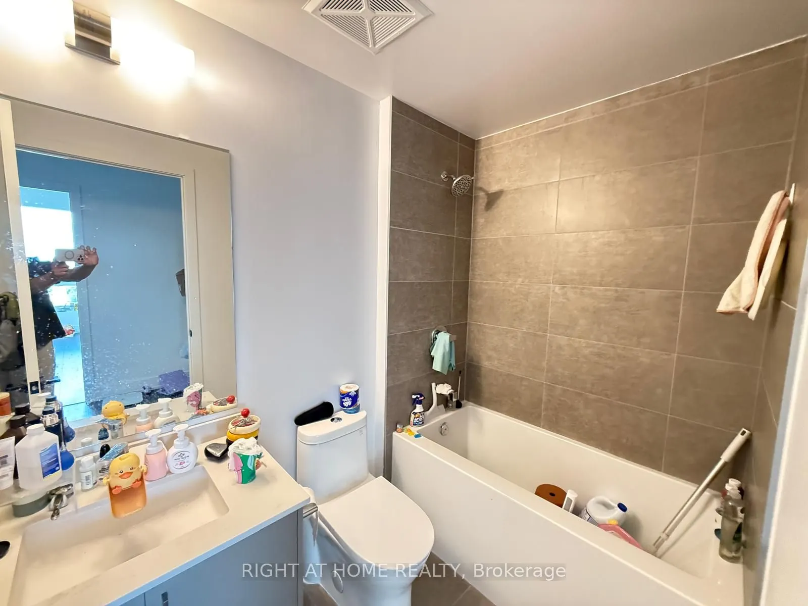 2450 Old Bronte Road, #809
