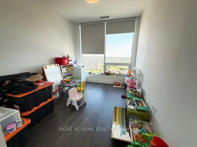 2450 Old Bronte Road, #809