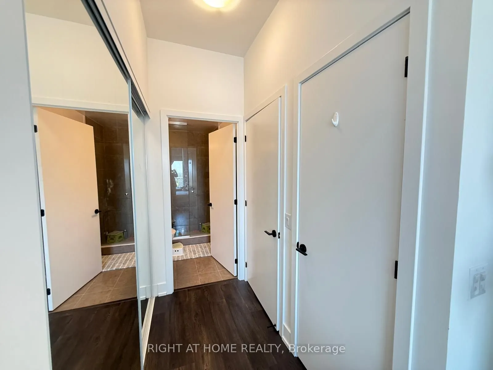 2450 Old Bronte Road, #809