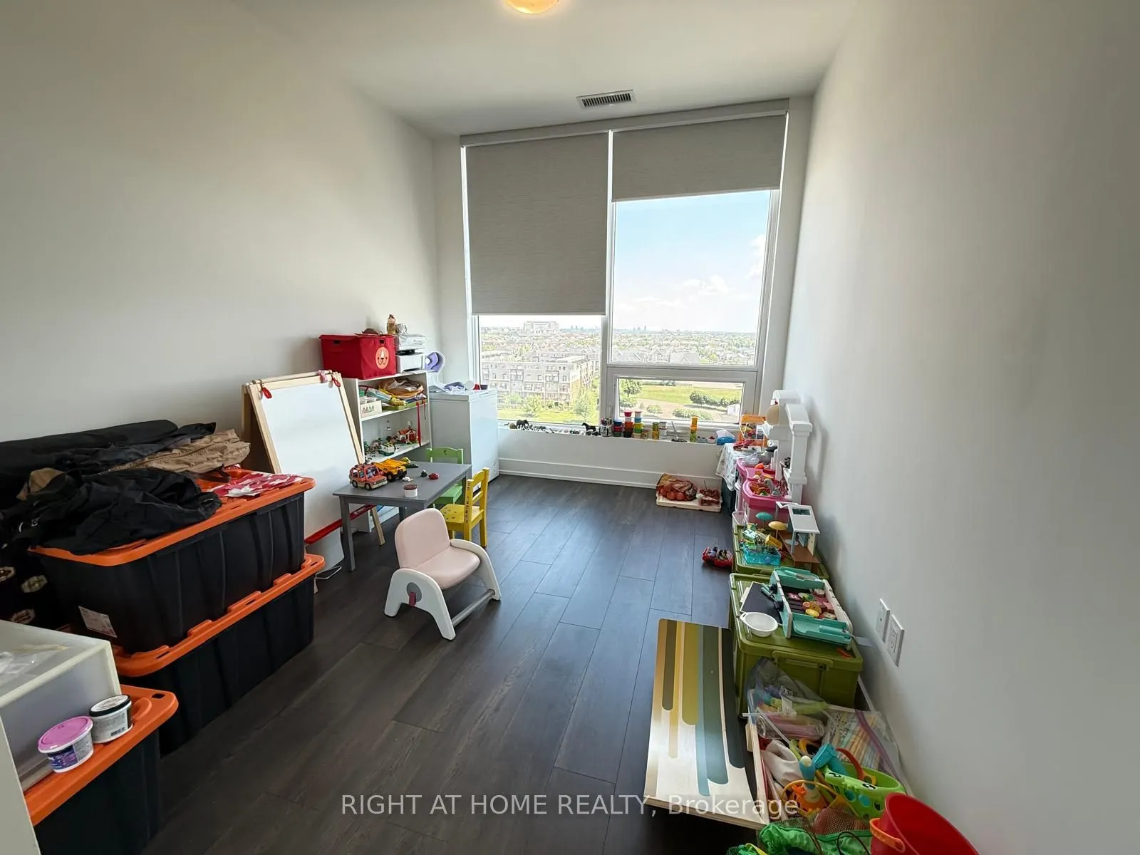 2450 Old Bronte Road, #809