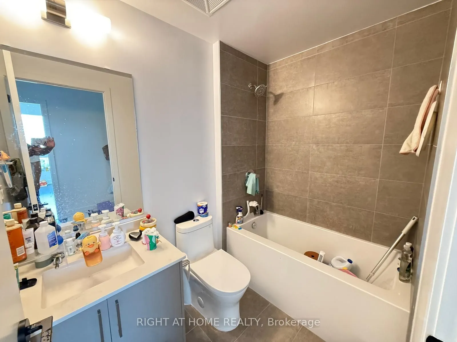 2450 Old Bronte Road, #809